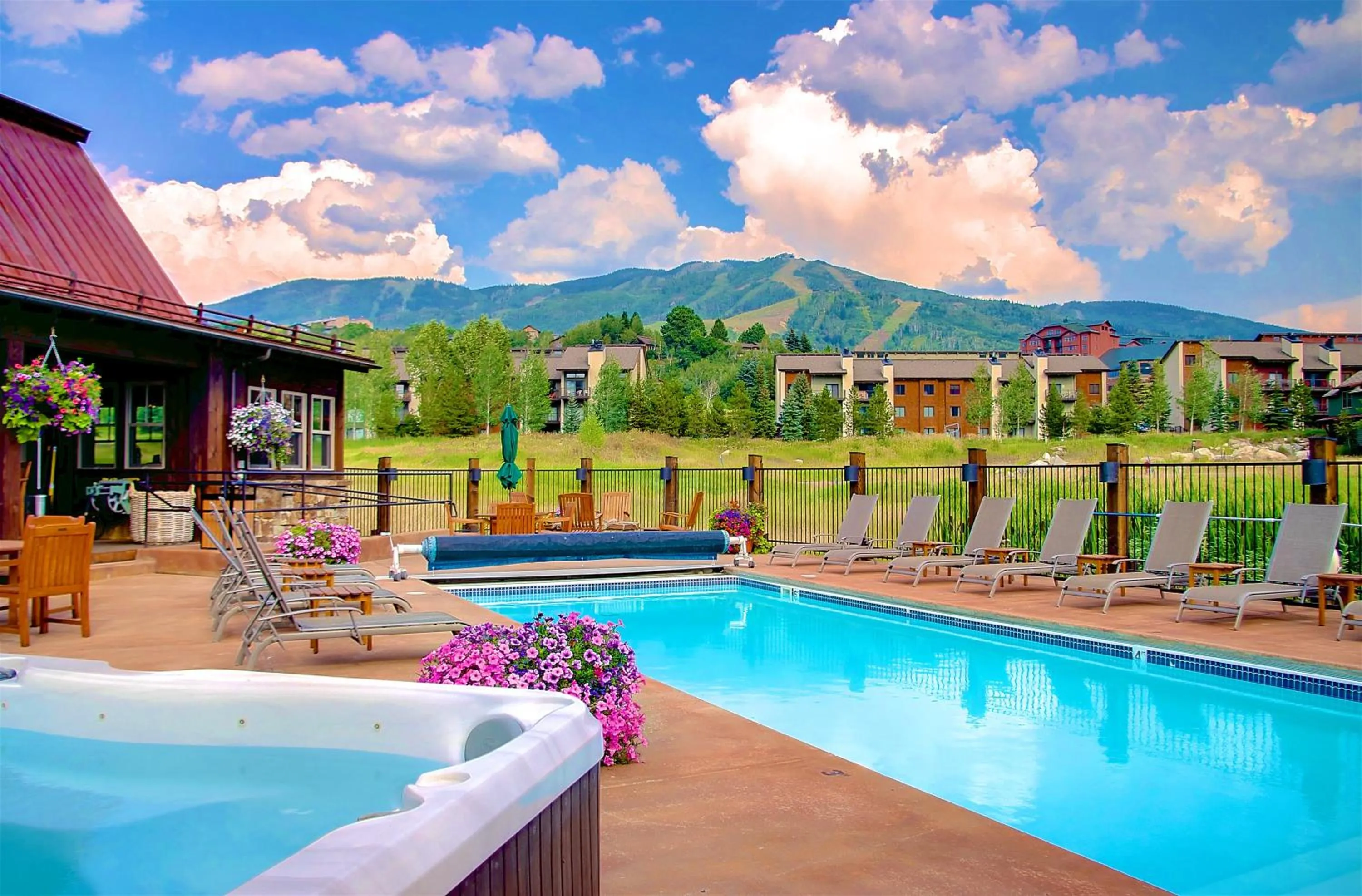 Swimming pool in The Porches