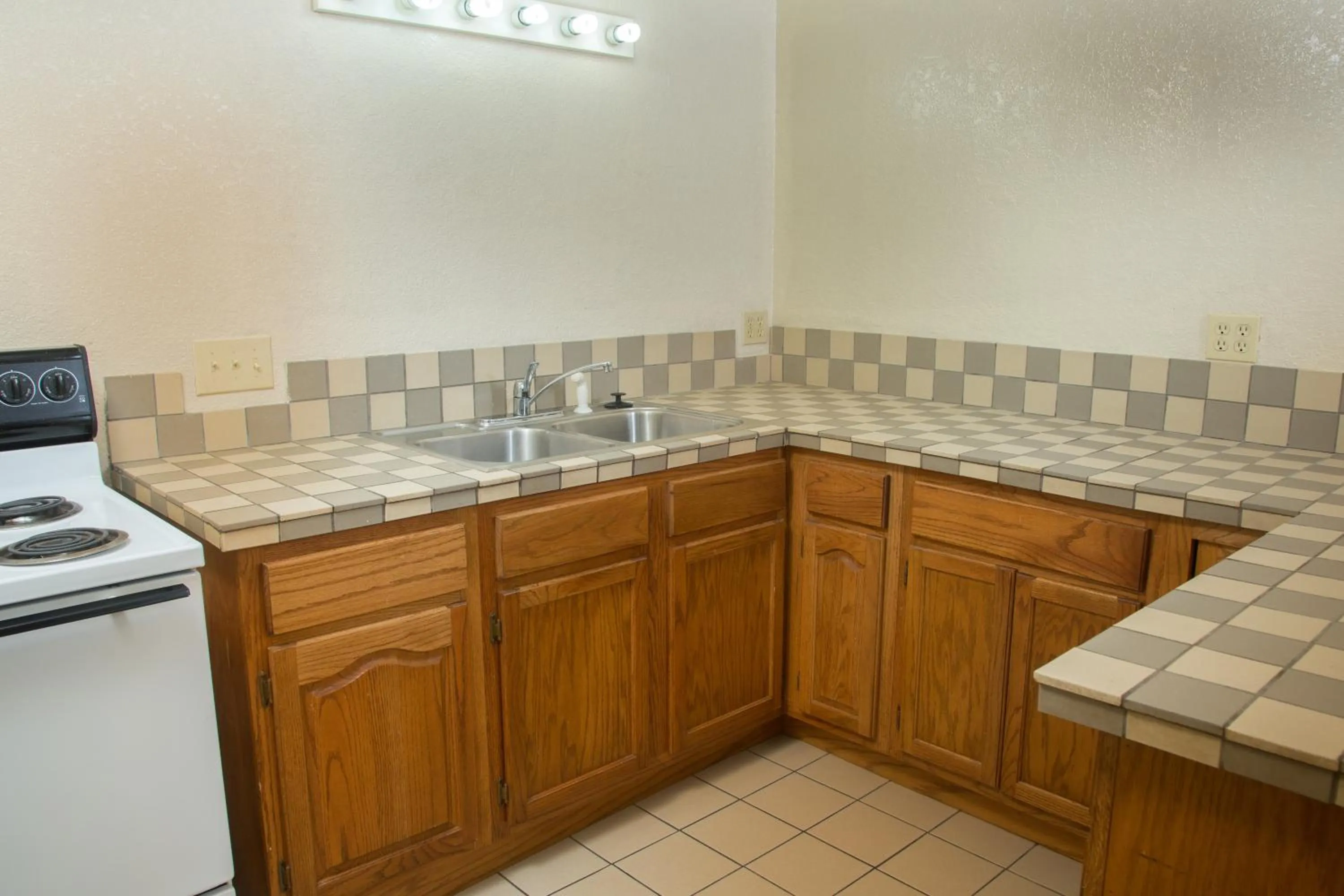 Kitchen or kitchenette in Red Roof Inn Ardmore