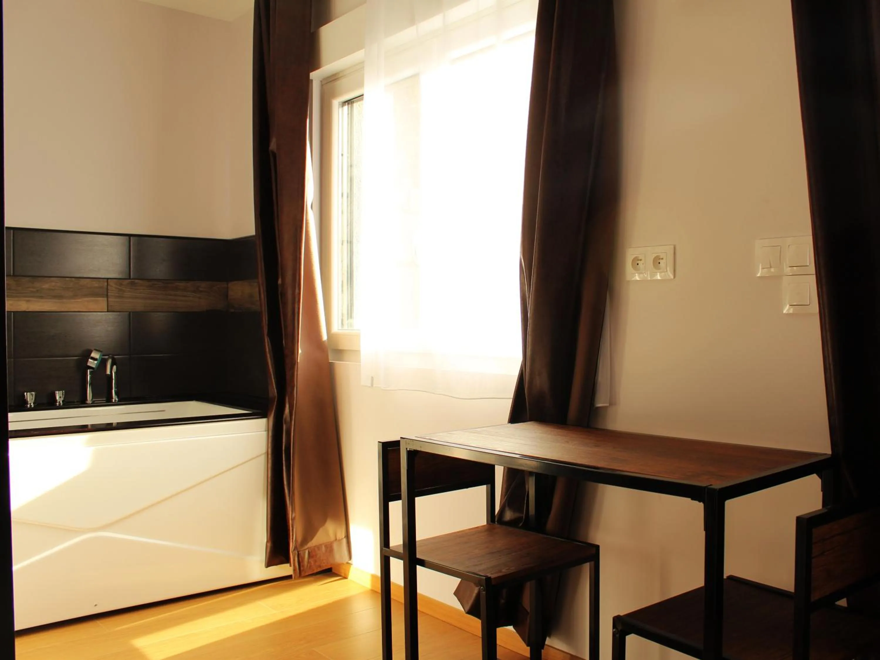 Bathroom, Bed in Appart Hotel Relax Spa