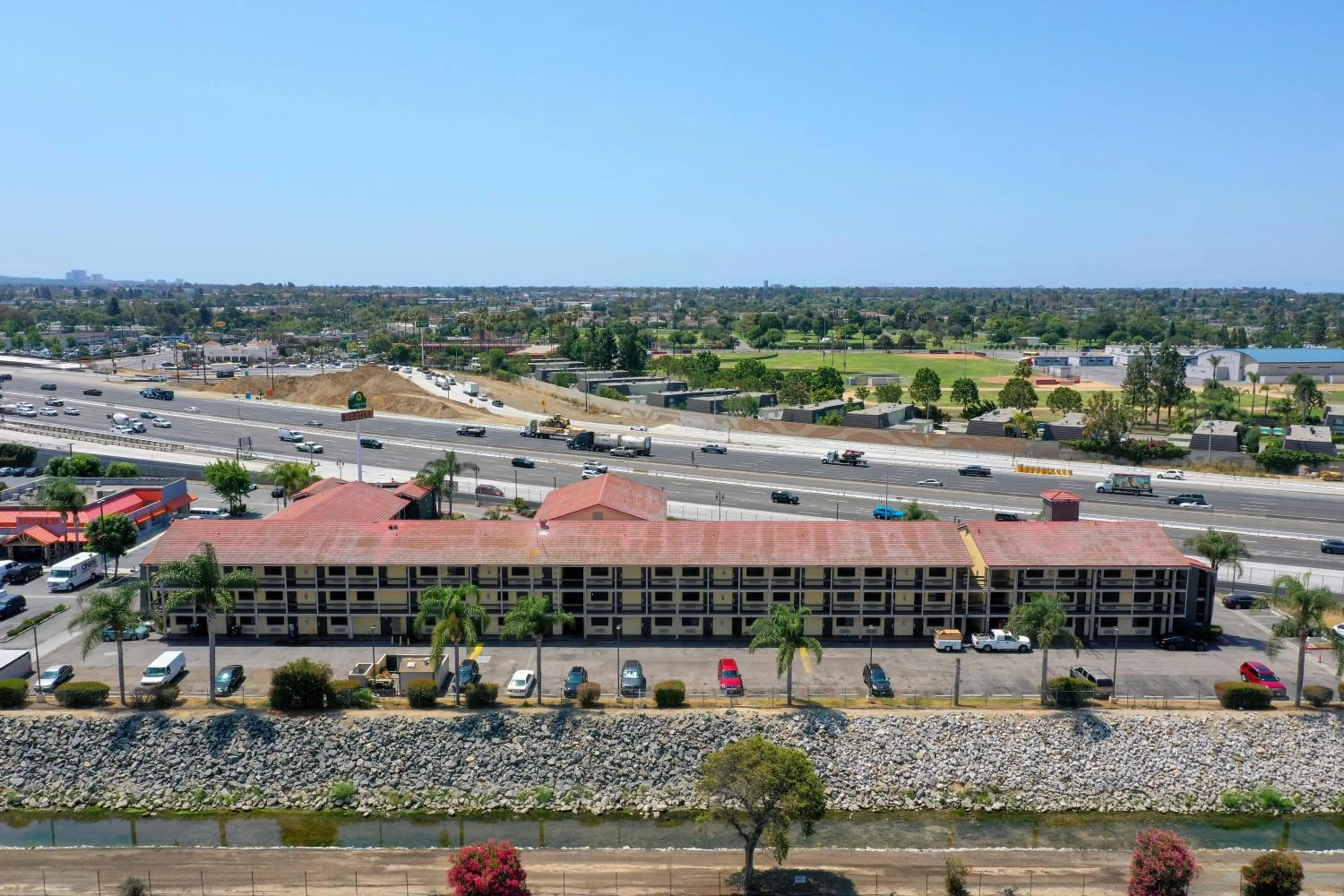 Property building in La Quinta Inn by Wyndham Costa Mesa Orange County