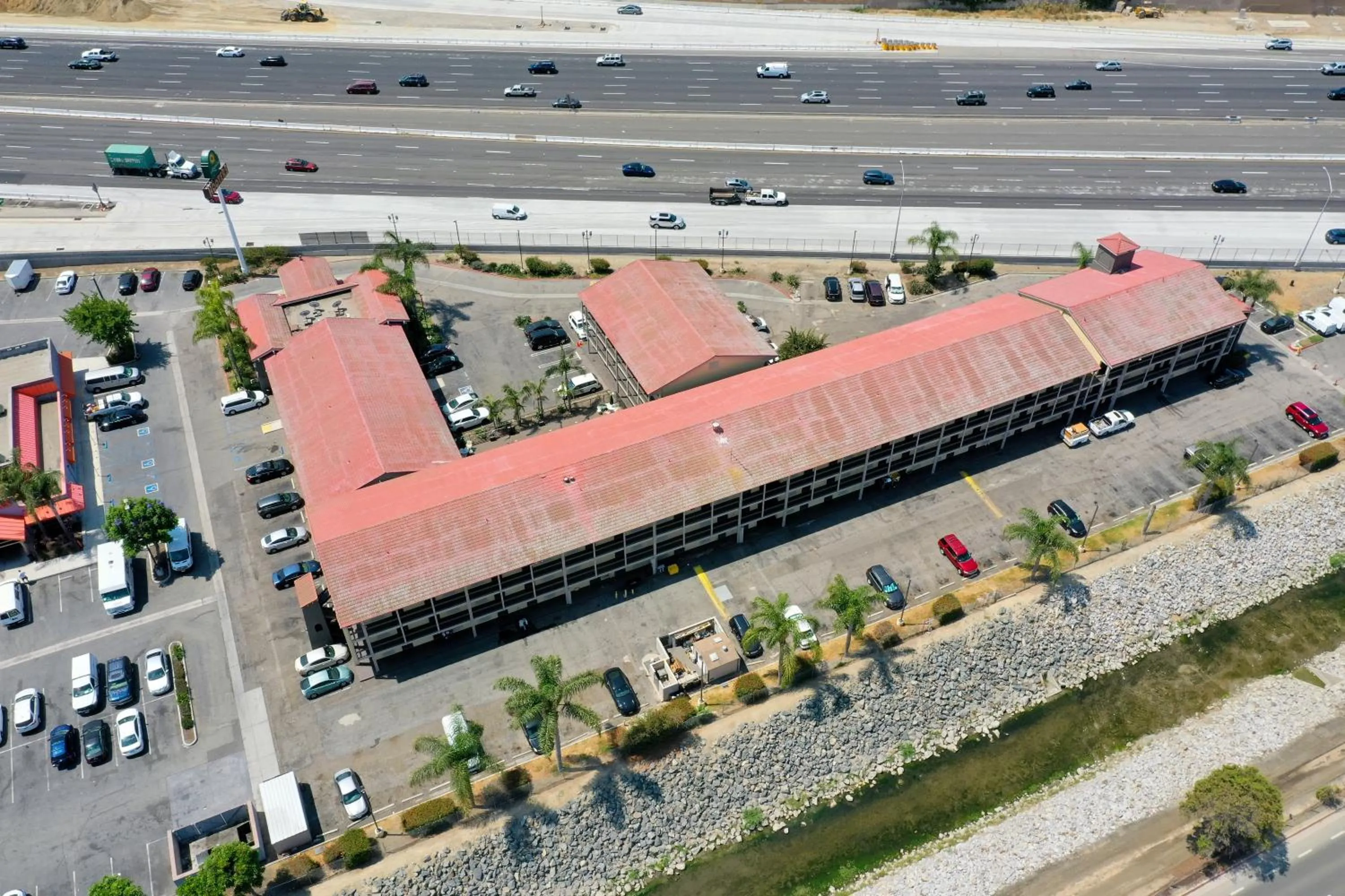 Property building in La Quinta Inn by Wyndham Costa Mesa Orange County