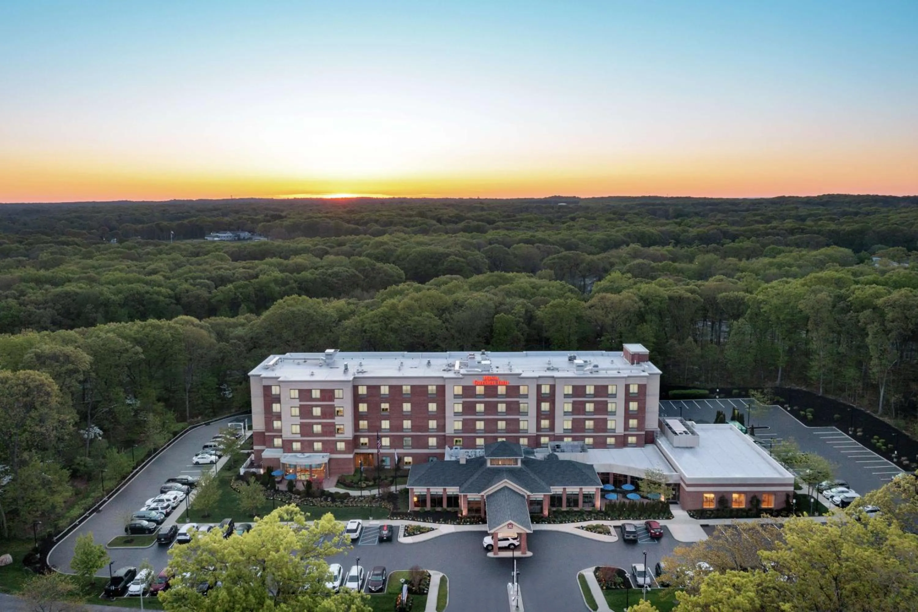 Property building in Hilton Garden Inn Stony Brook