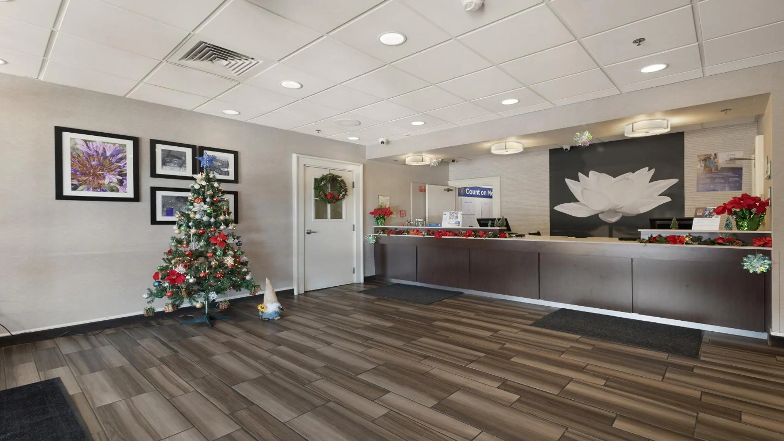 Lobby or reception in Howard Johnson by Wyndham Sacramento Downtown