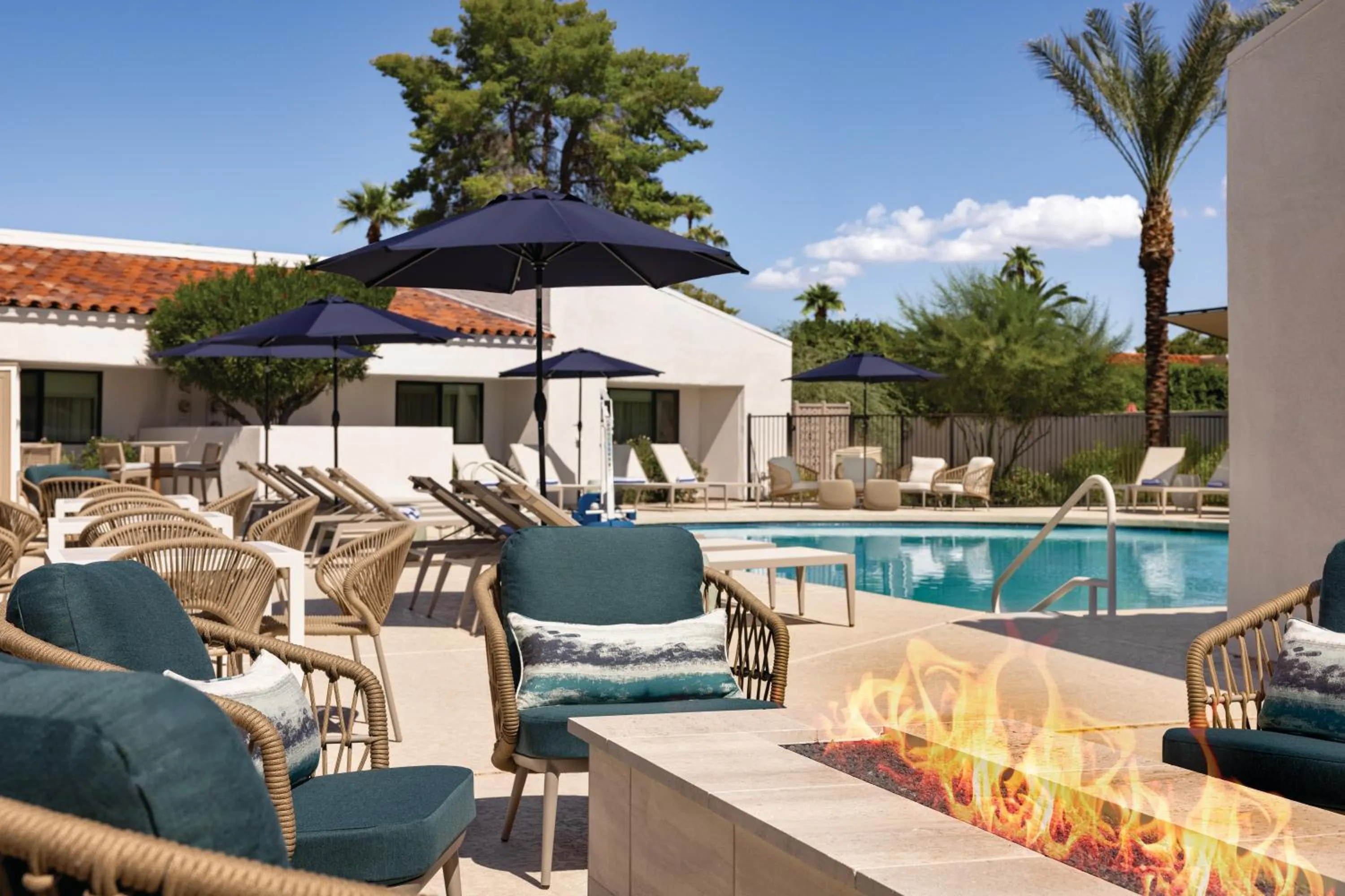 Swimming pool in Hilton Scottsdale Resort & Villas