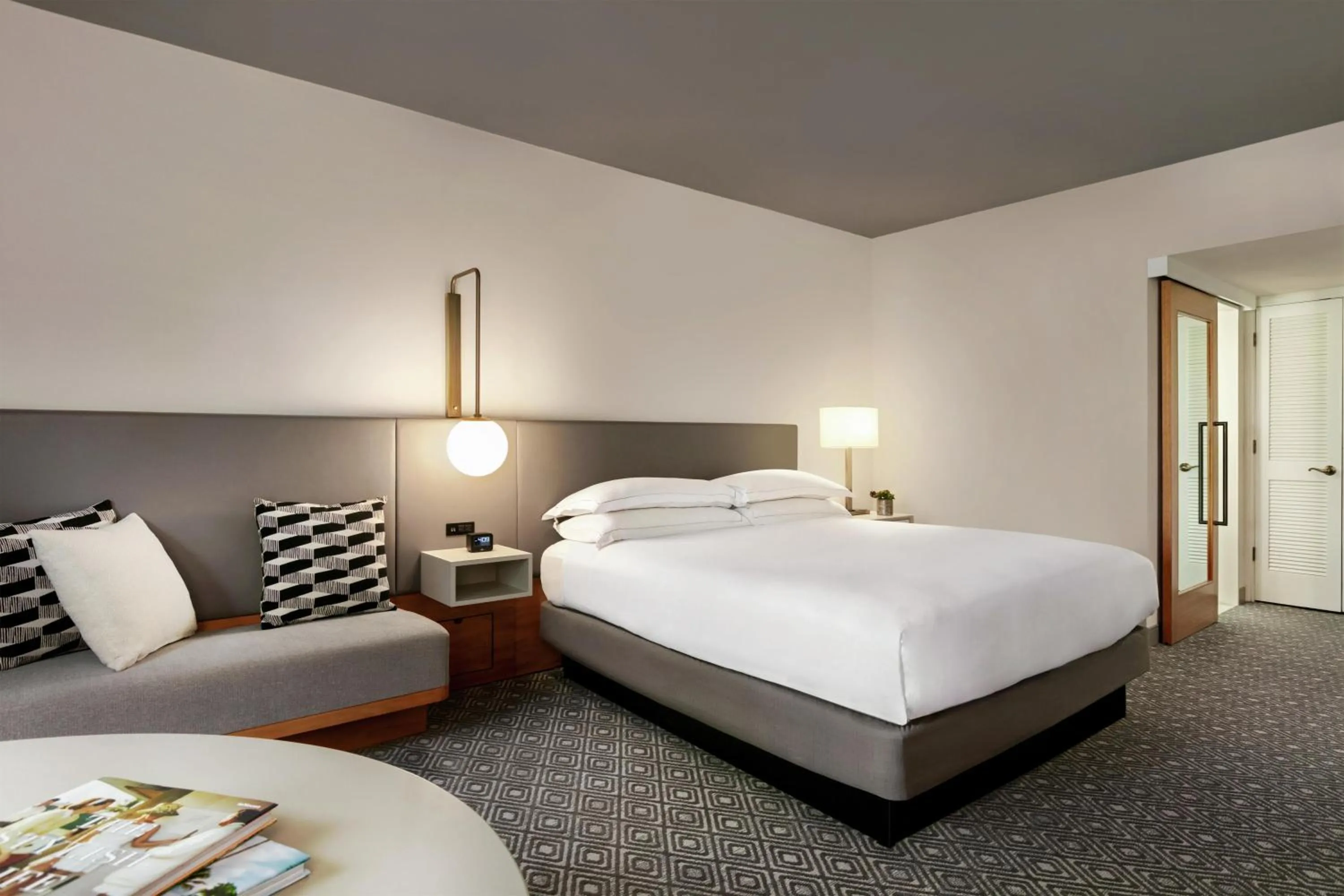 Bed in Hilton Scottsdale Resort & Villas