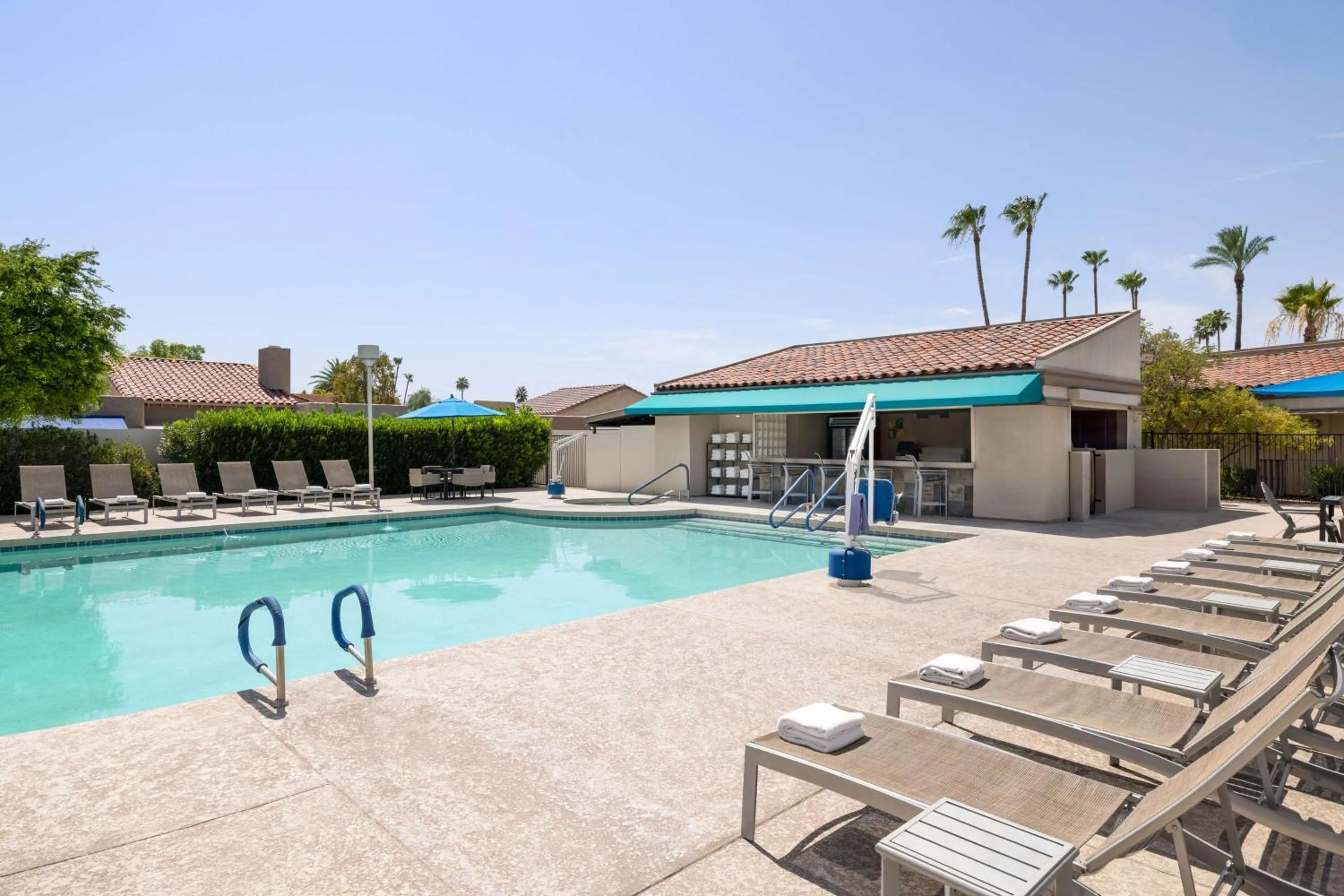 Pool view in Hilton Scottsdale Resort & Villas