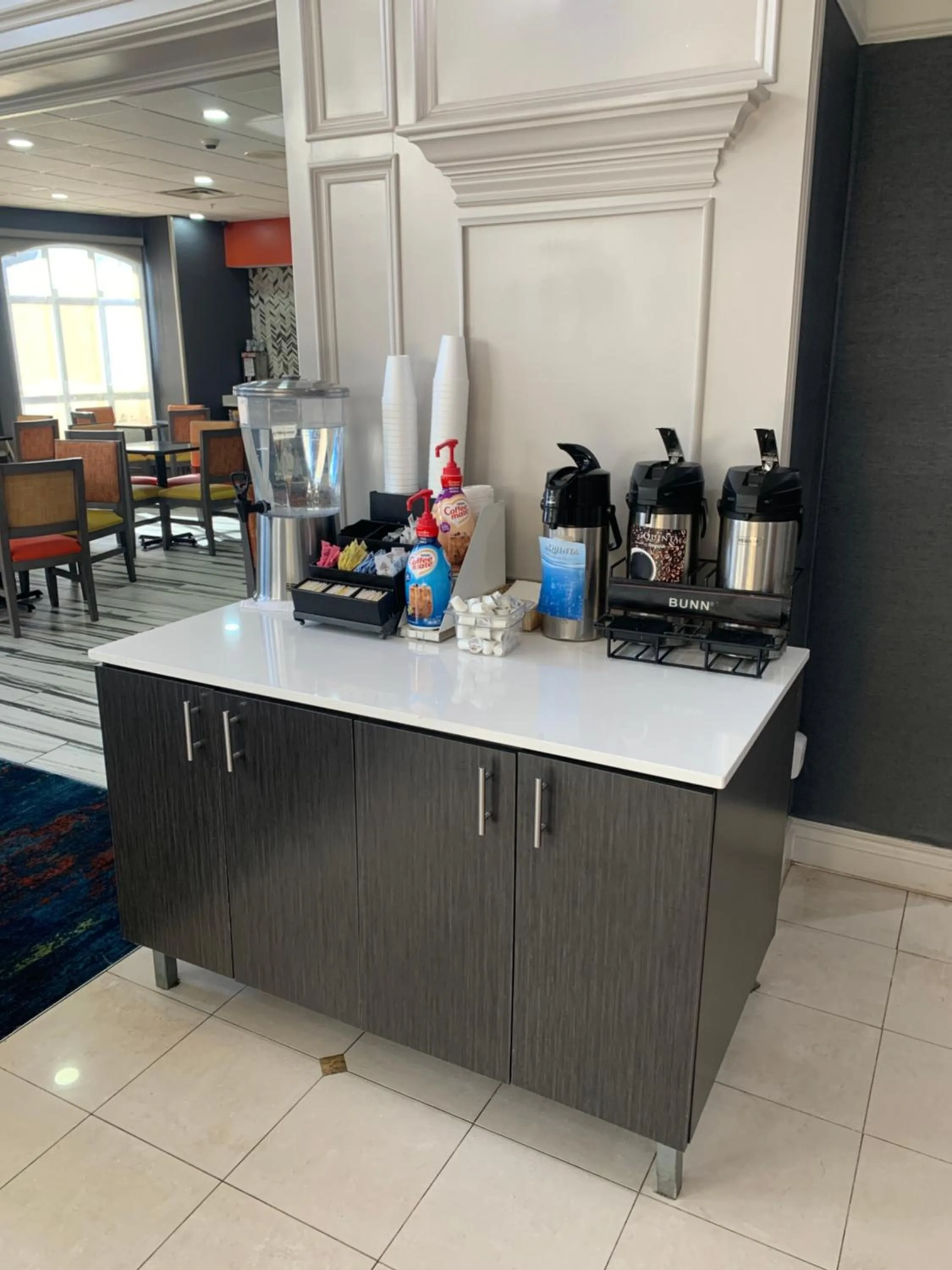 Lobby or reception in La Quinta by Wyndham OKC North - Quail Springs