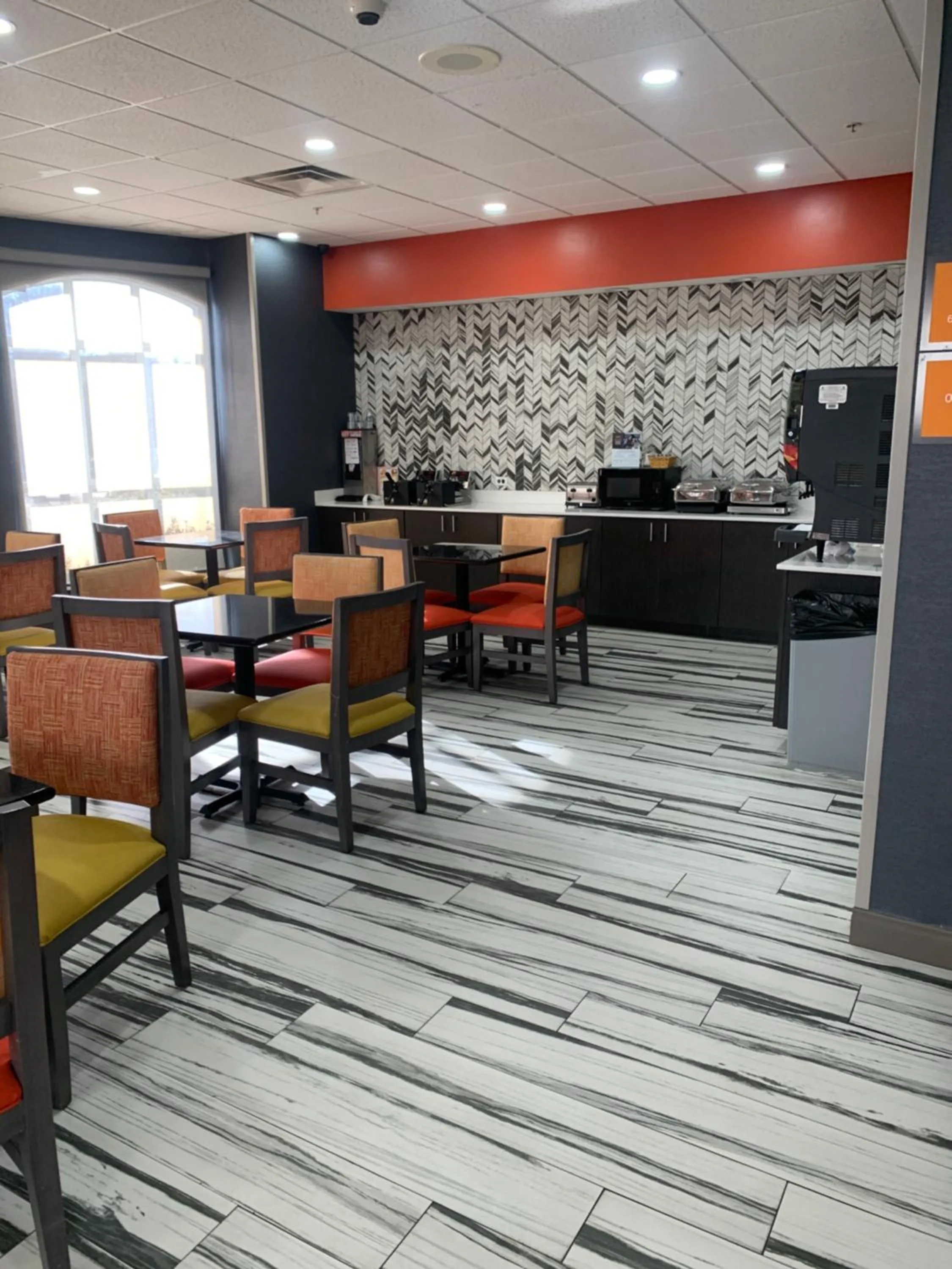 Breakfast in La Quinta by Wyndham OKC North - Quail Springs