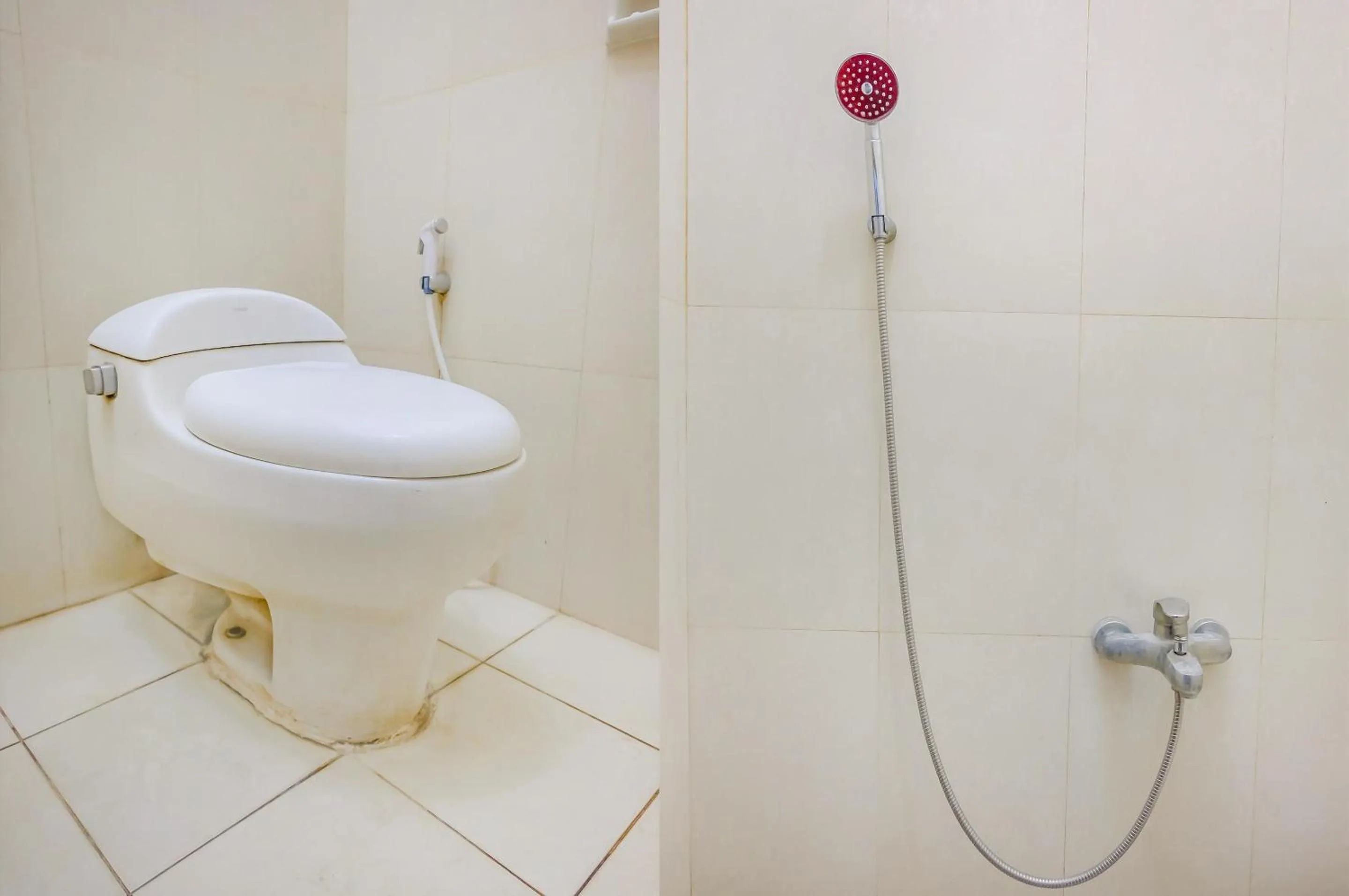 Bathroom in Hotel O Guest House Amalia Malang