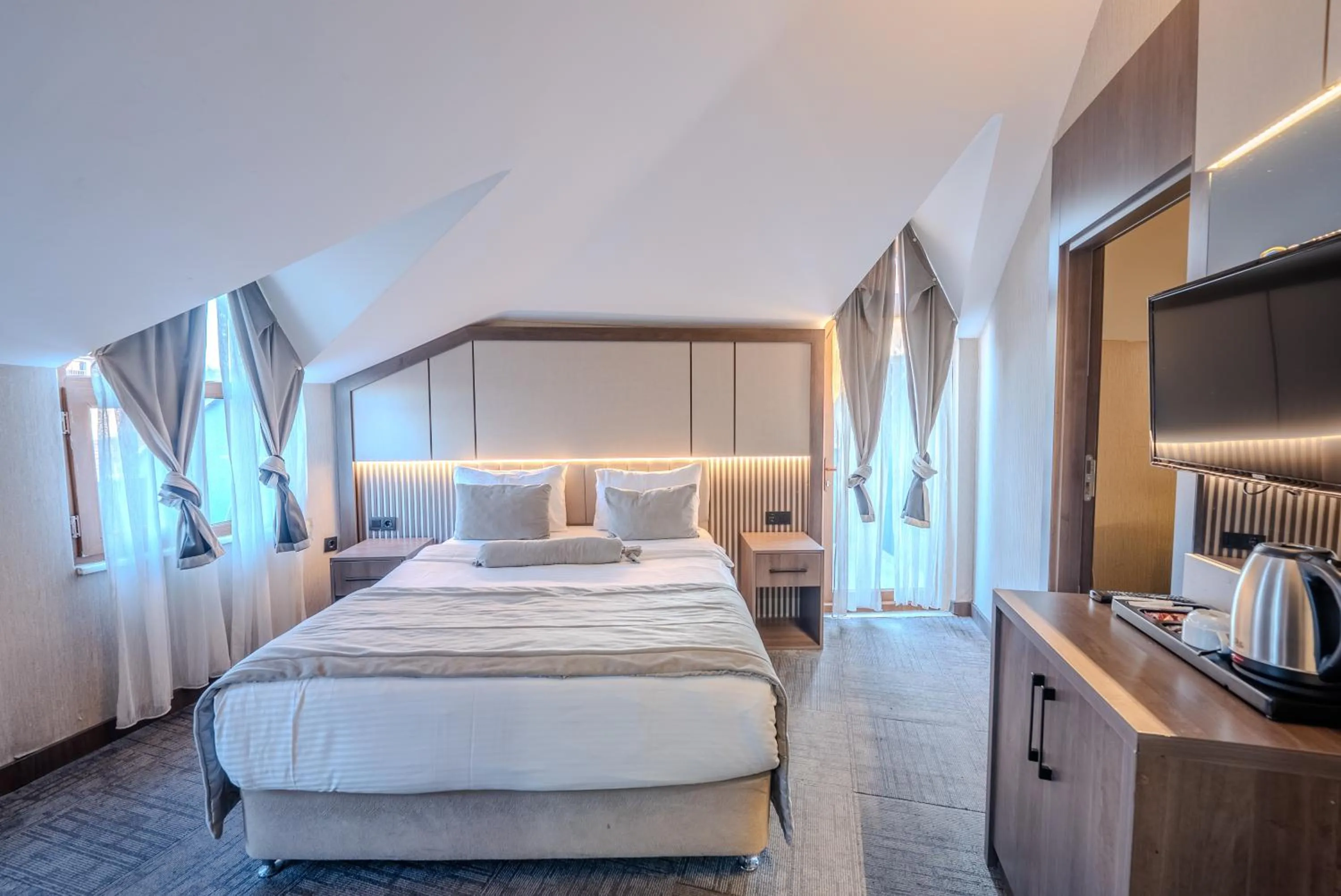 Photo of the whole room, Bed in BEST GARDEN HOTEL