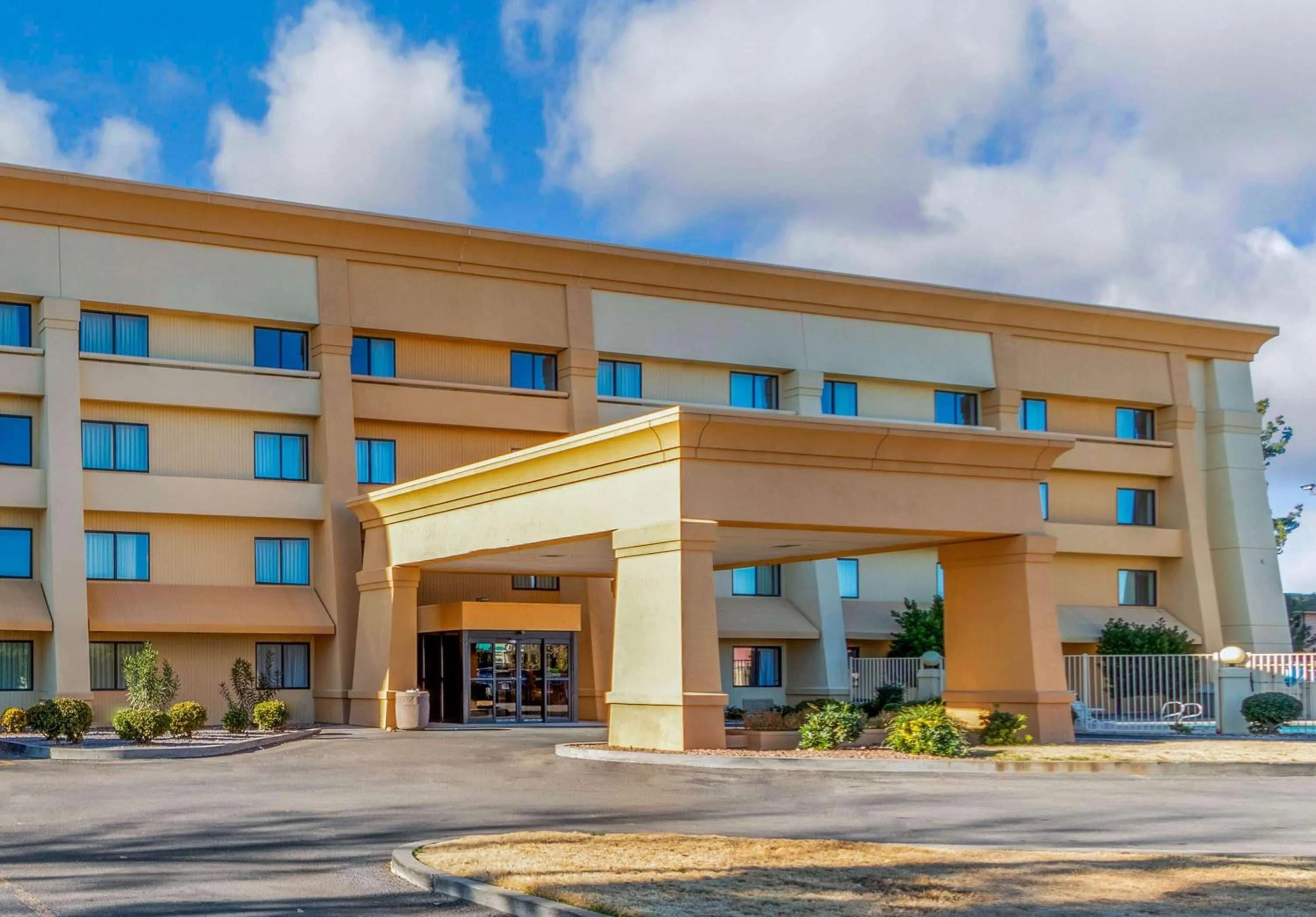 Property building in La Quinta Inn & Suites by Wyndham Las Cruces Organ Mountain