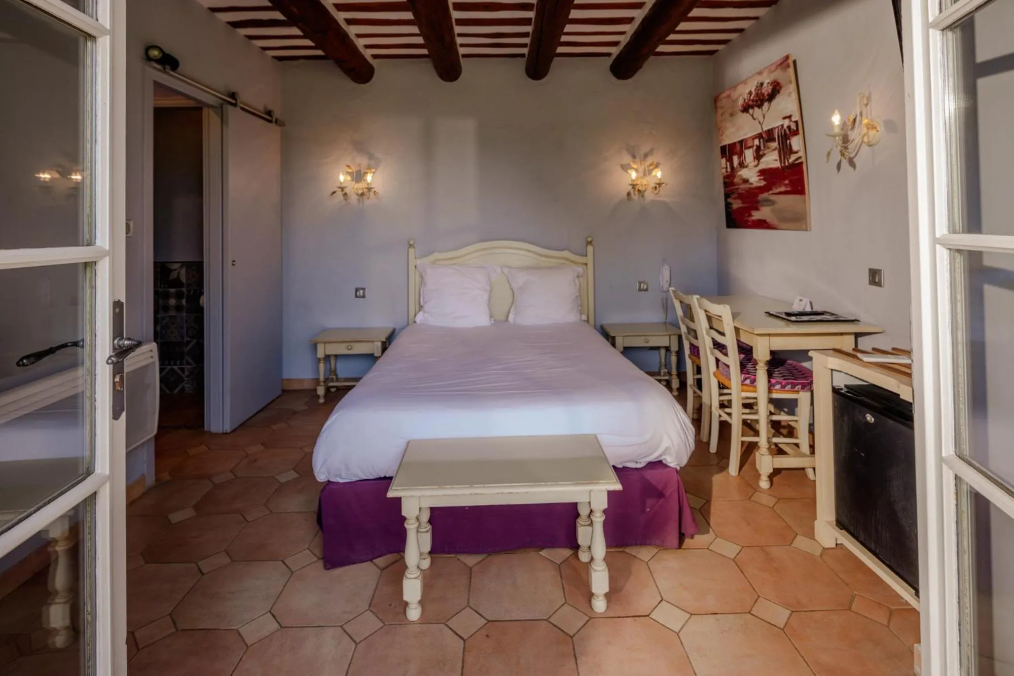 Photo of the whole room, Bed in Le Mas Des Sables