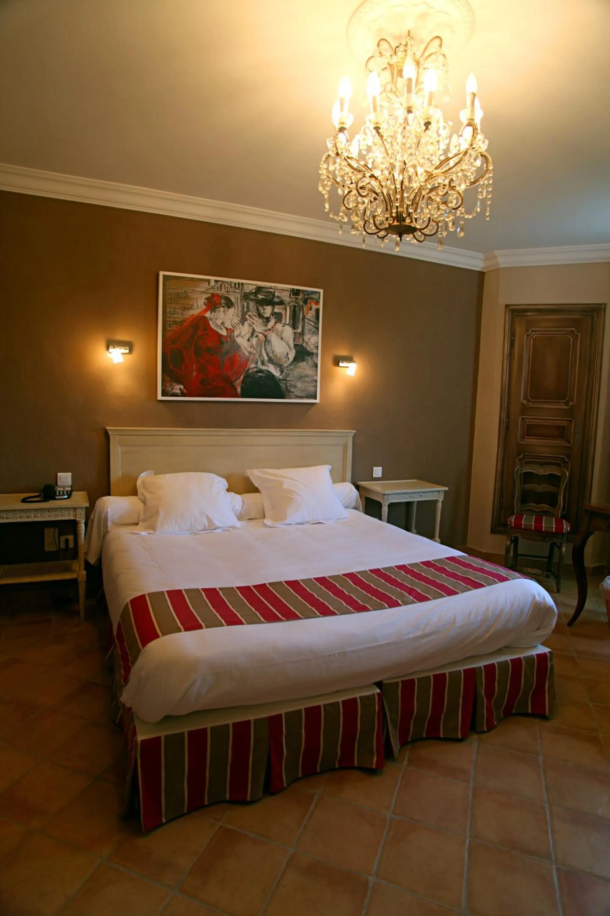 Photo of the whole room, Bed in Le Mas Des Sables