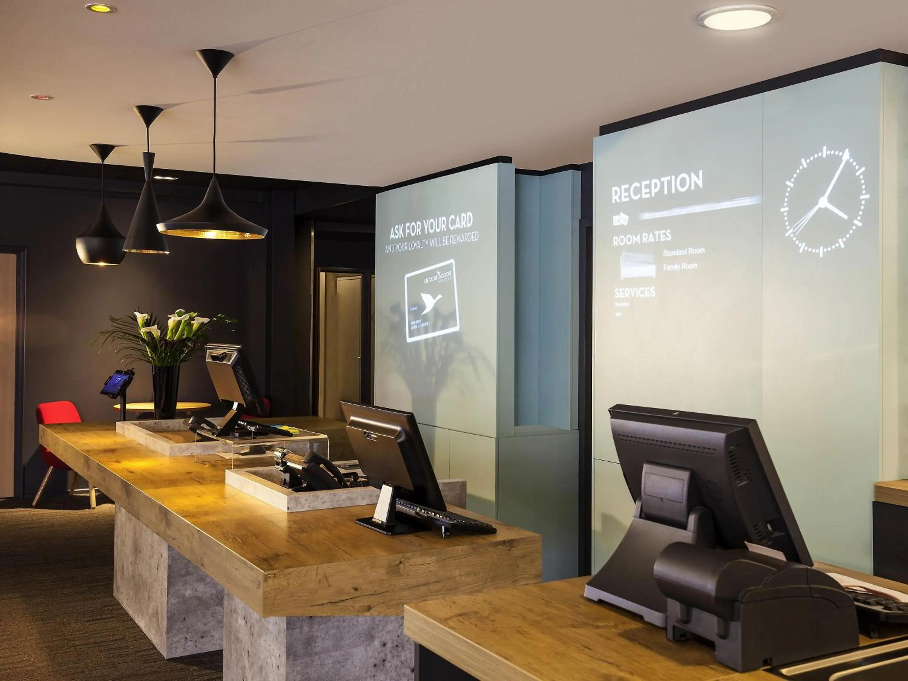 Lounge or bar in ibis London Barking