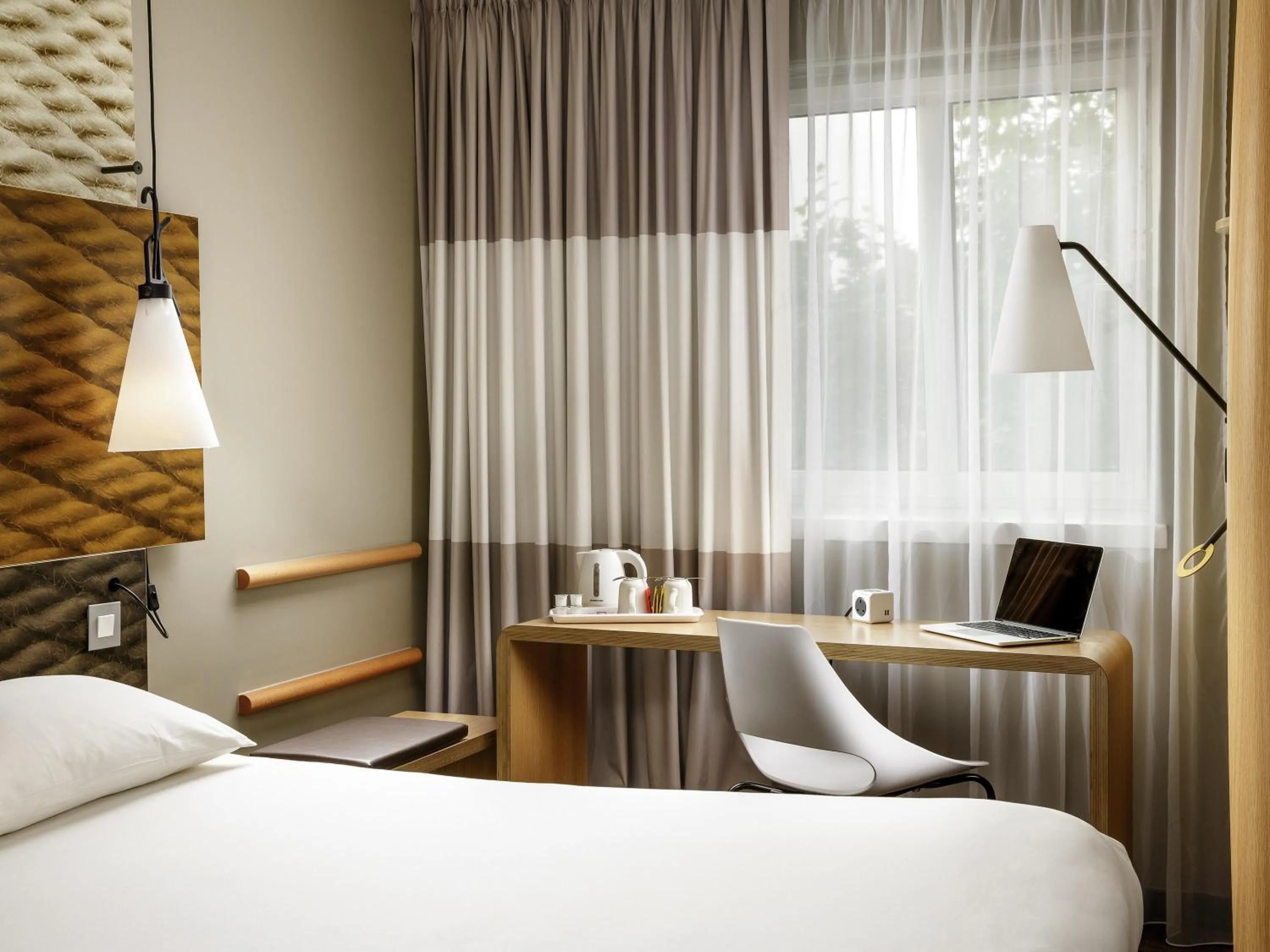 Bedroom, Bed in ibis London Barking