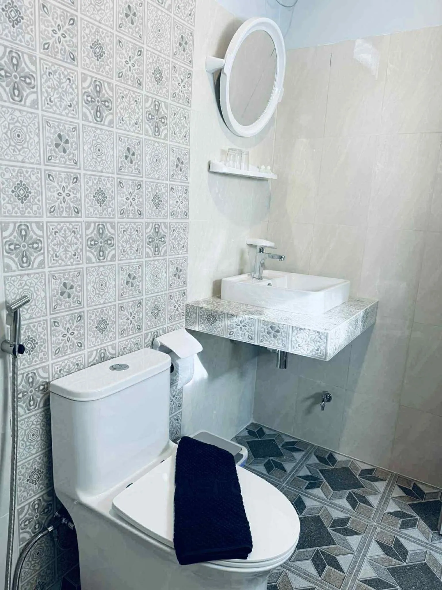 Toilet in Khao Sok Nung House