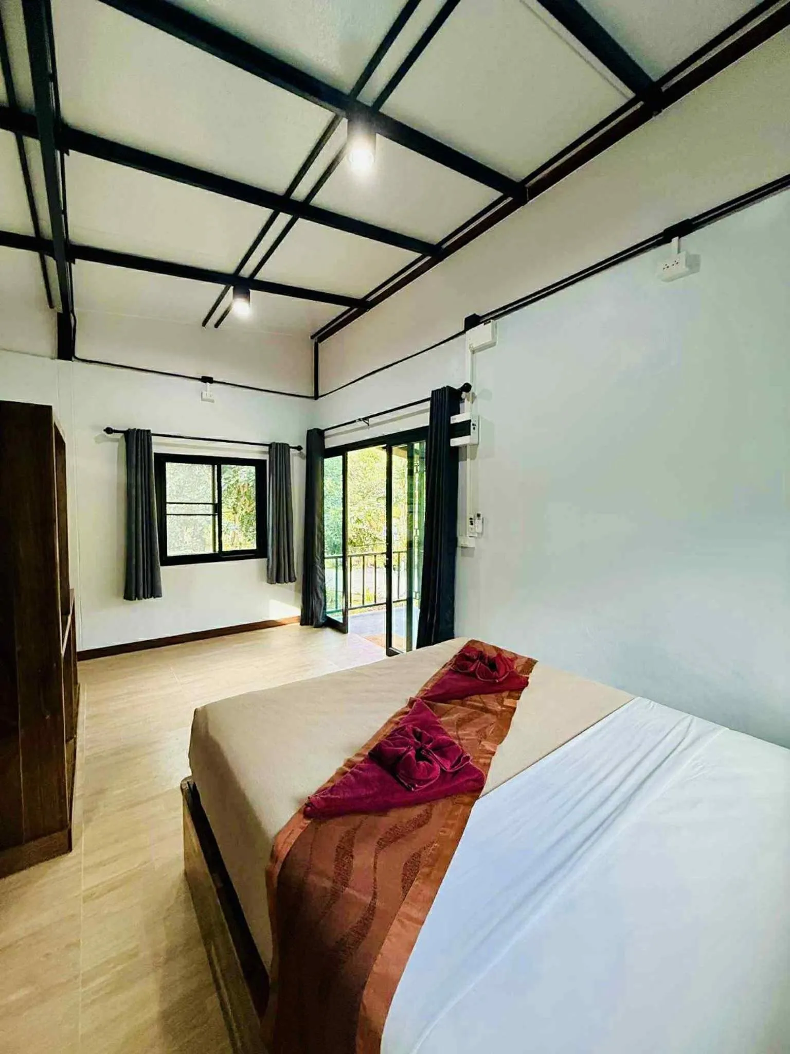 Property building, Bed in Khao Sok Nung House