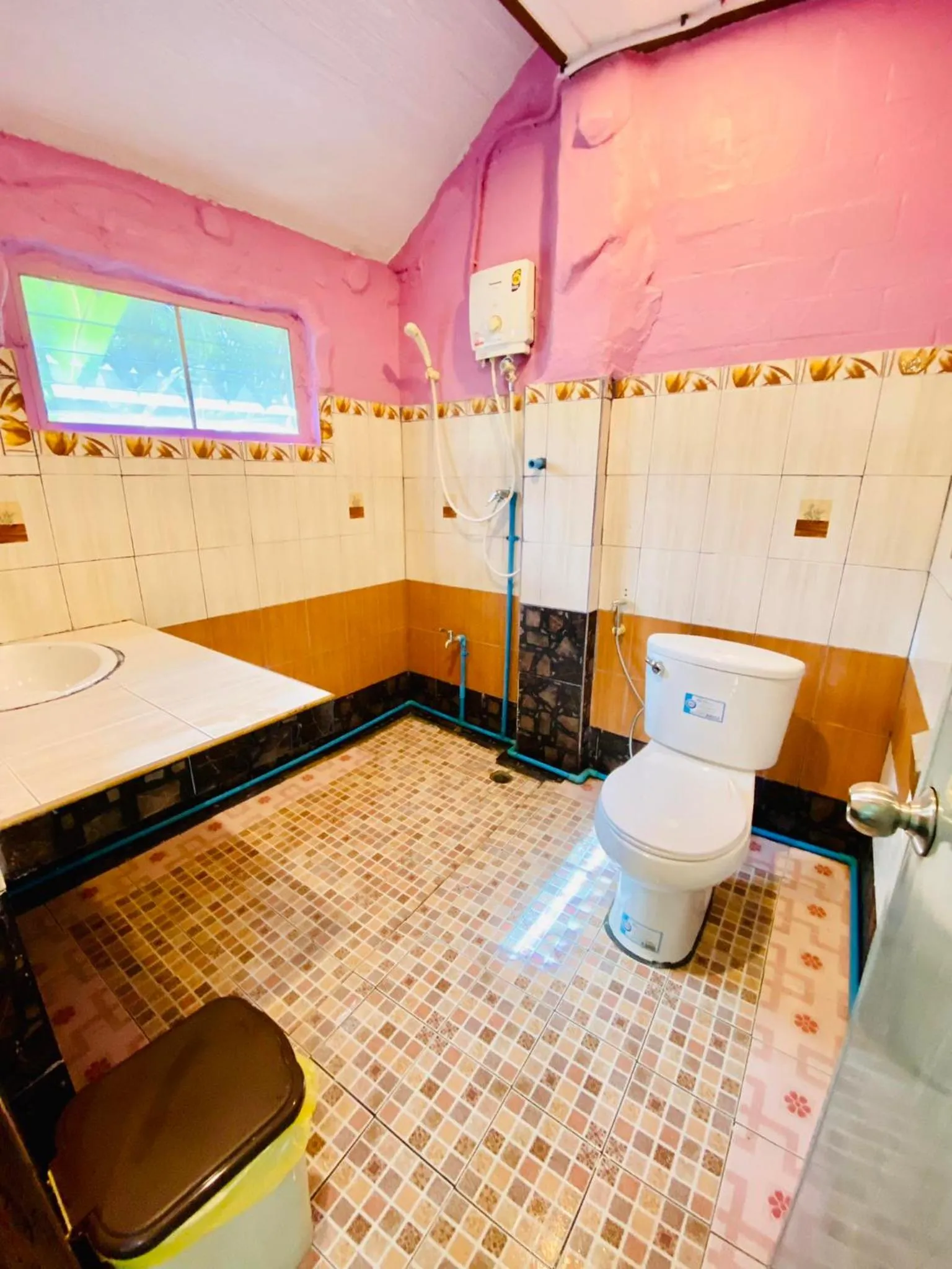 Toilet in Khao Sok Nung House