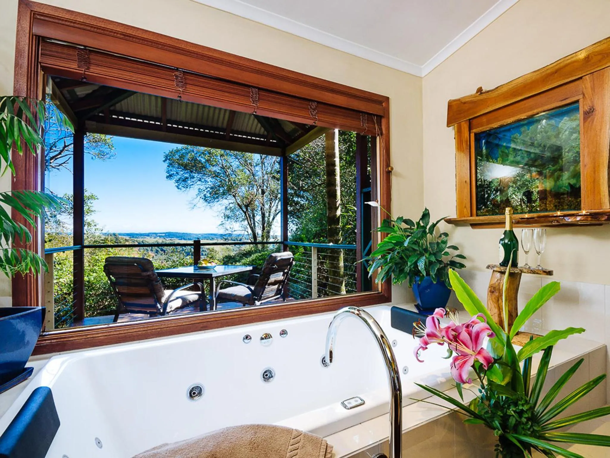 Lake view in Lillypilly's Cottages & Day Spa