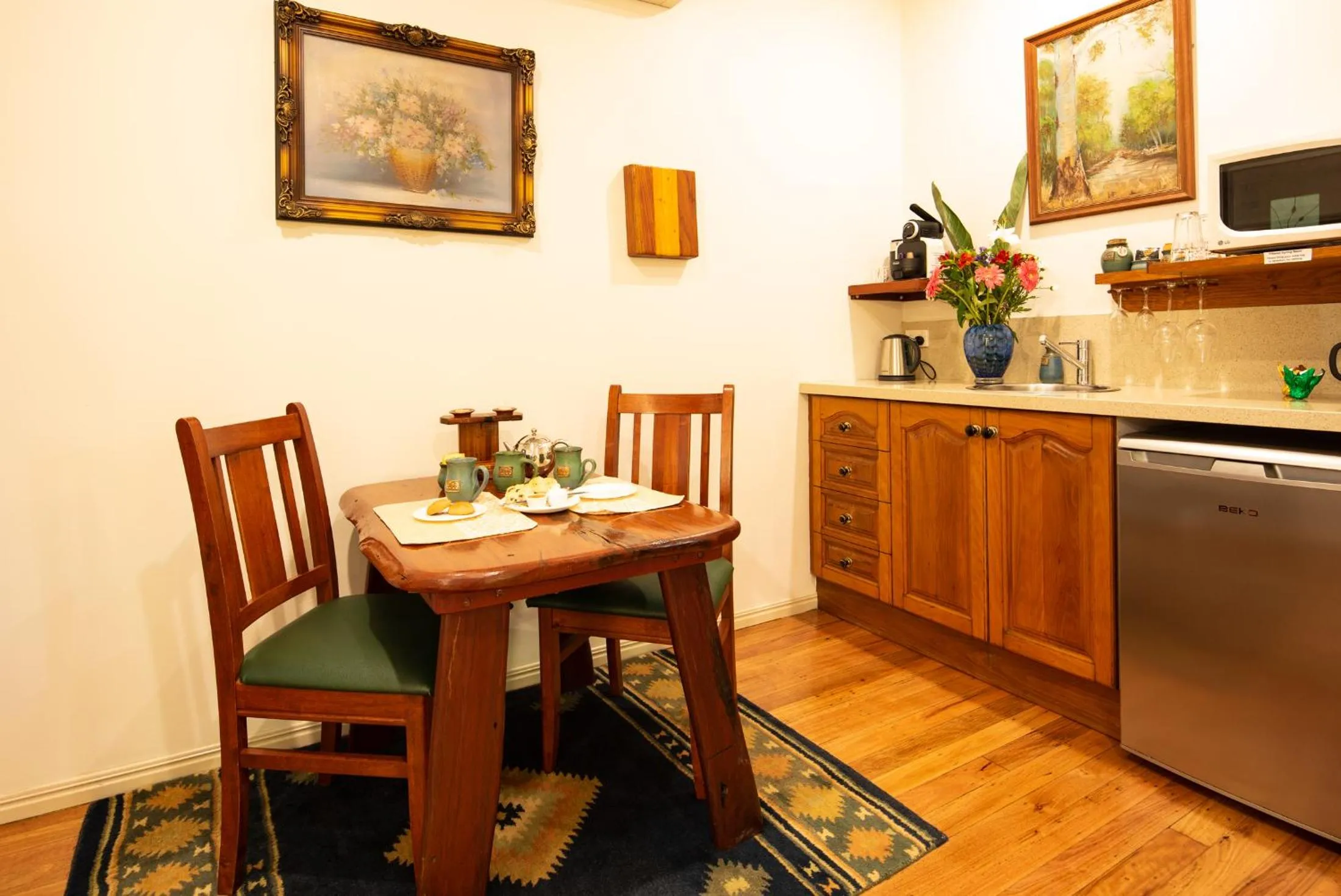 Dining area in Lillypilly's Cottages & Day Spa