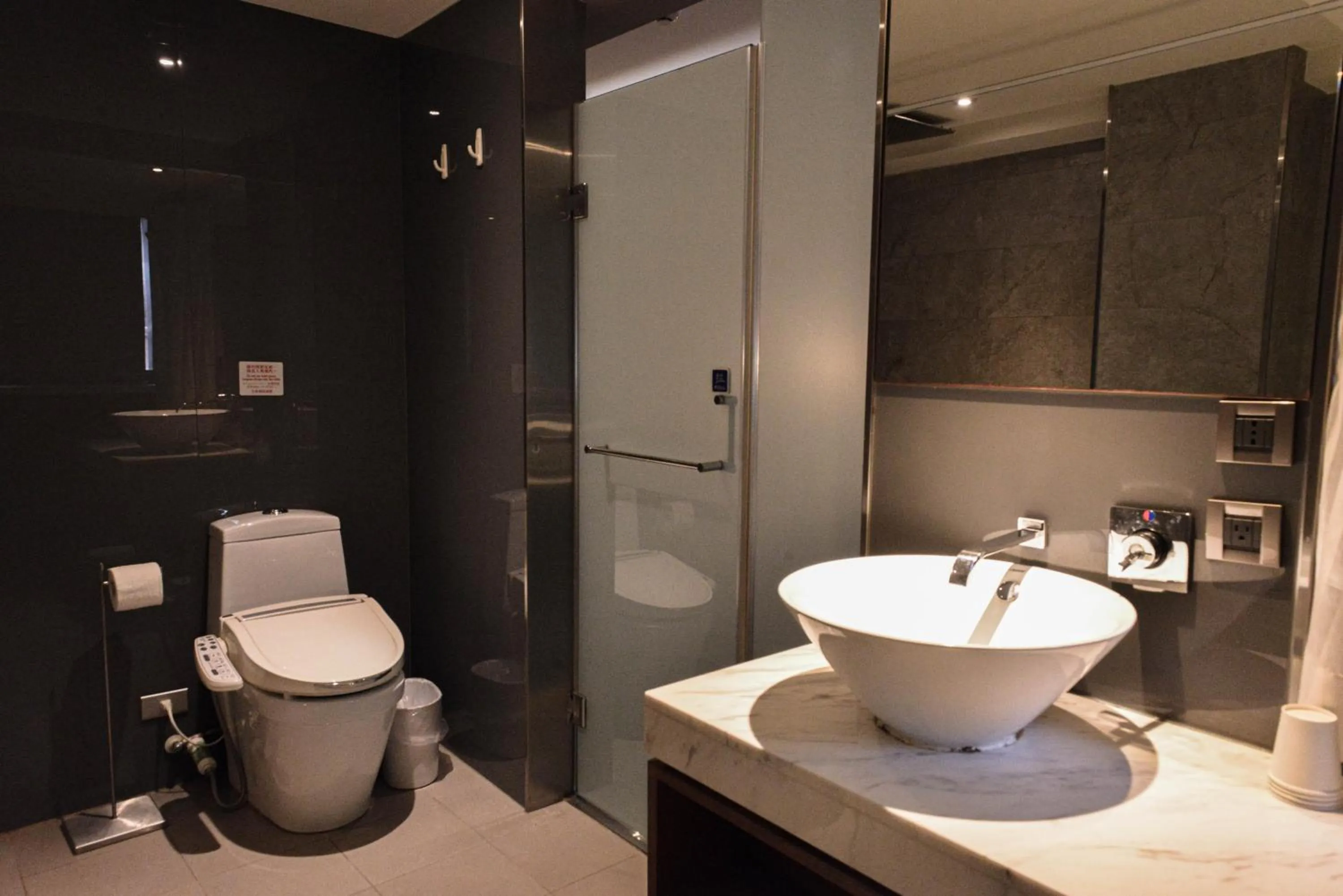 新麗旅店 Newful Hotel