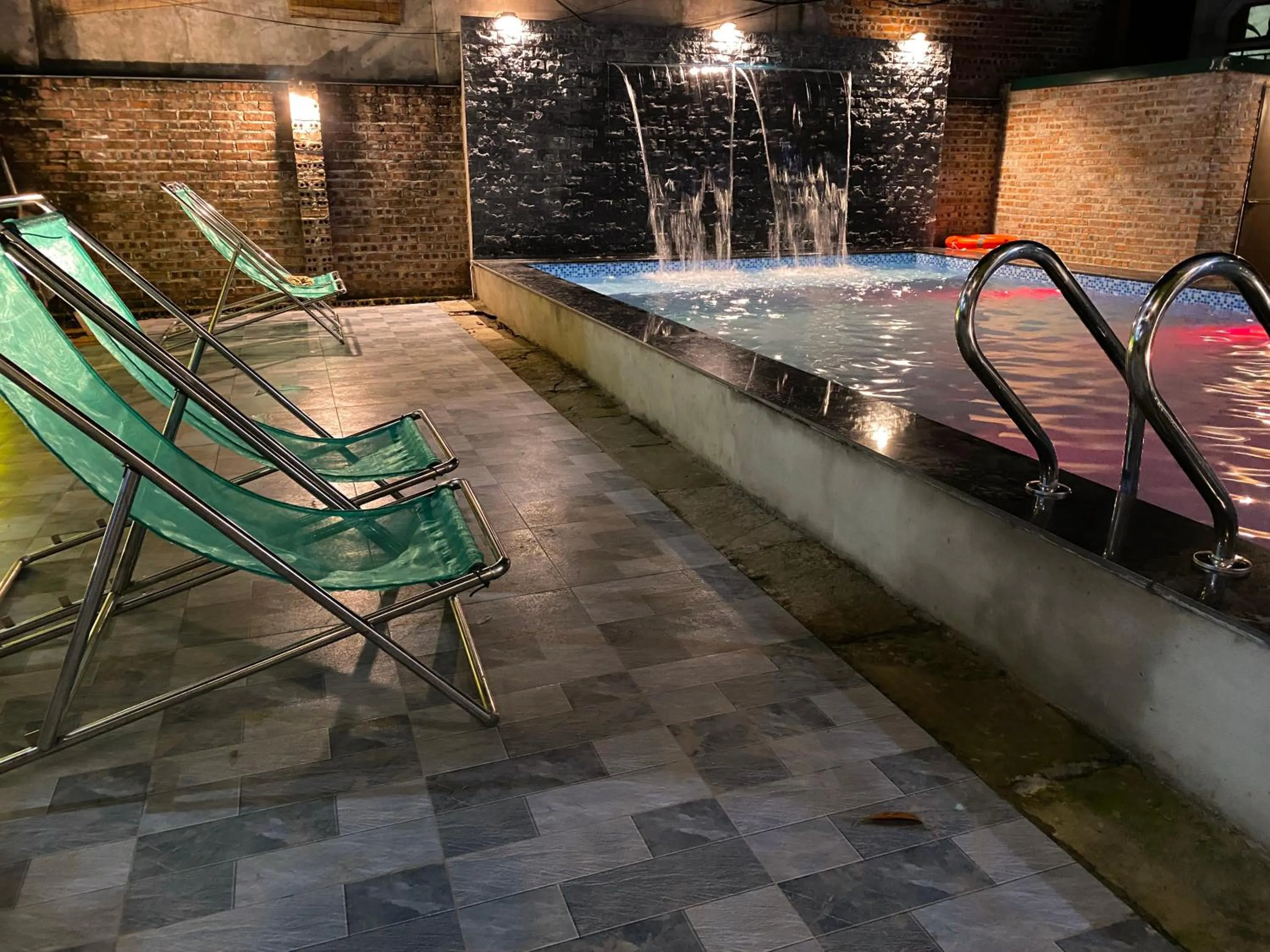 Swimming pool in Tam Coc Golden Sky Homestay