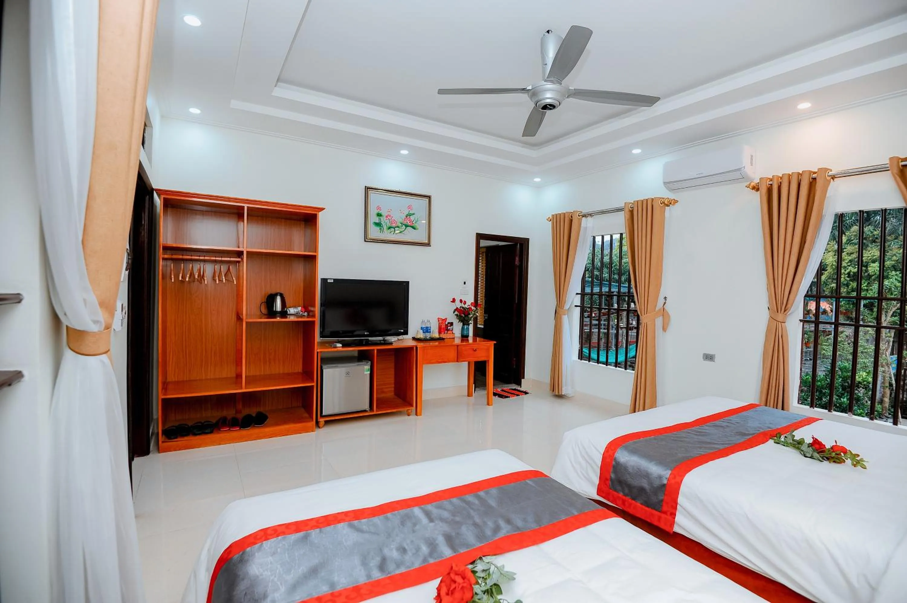 Photo of the whole room, Bed in Tam Coc Golden Sky Homestay