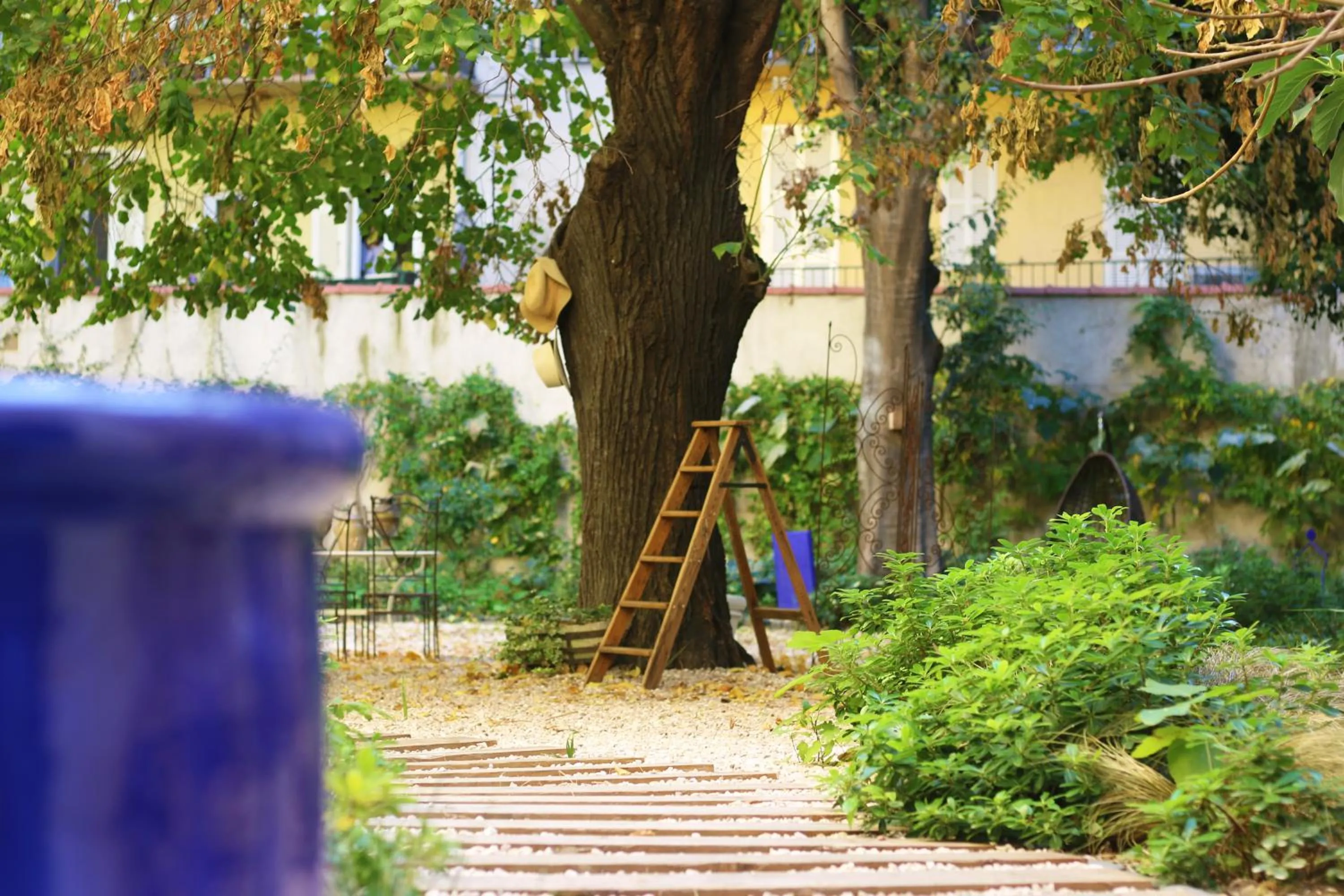 Garden in L'Abeille - Boutique Apartments