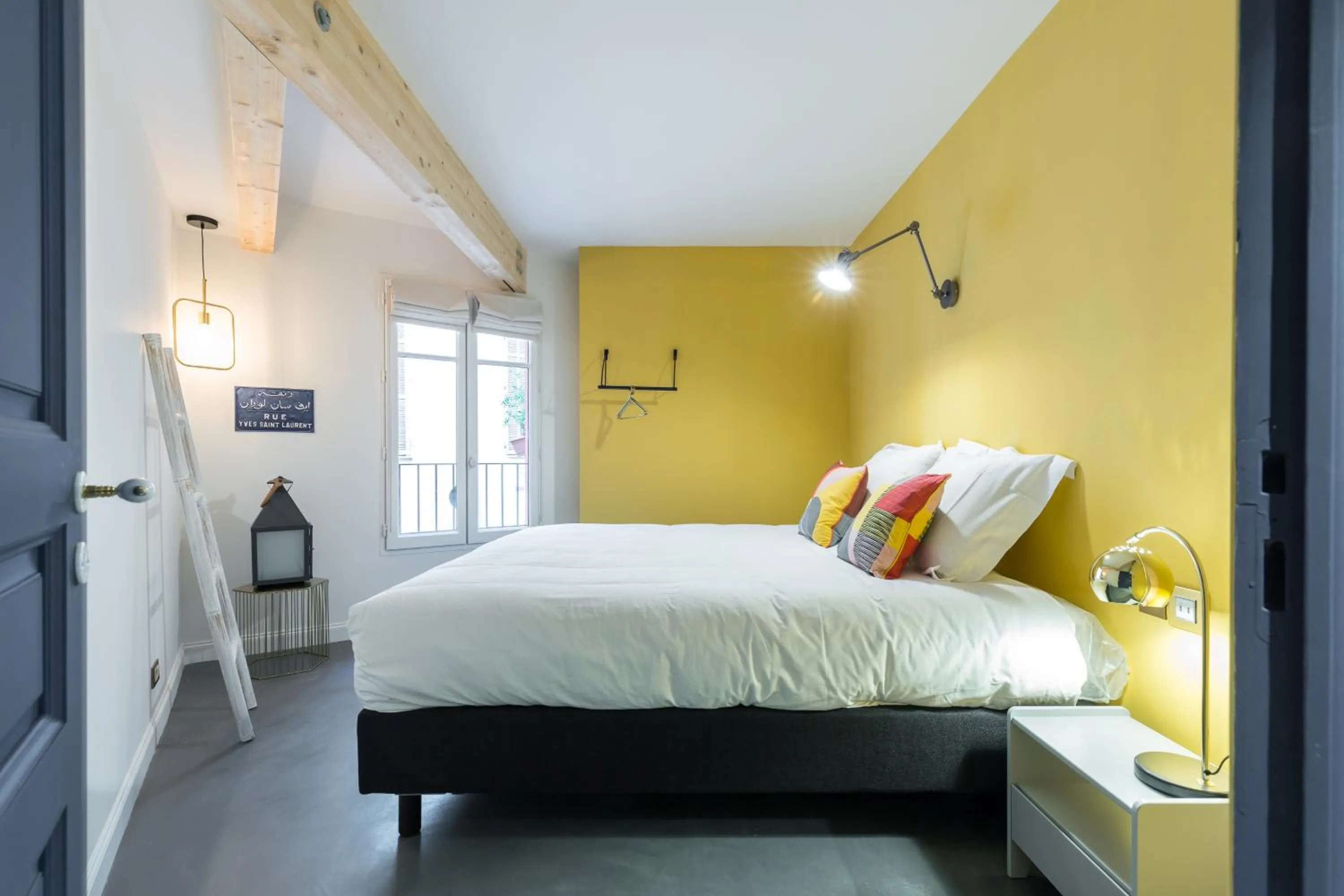 Bed in L'Abeille - Boutique Apartments