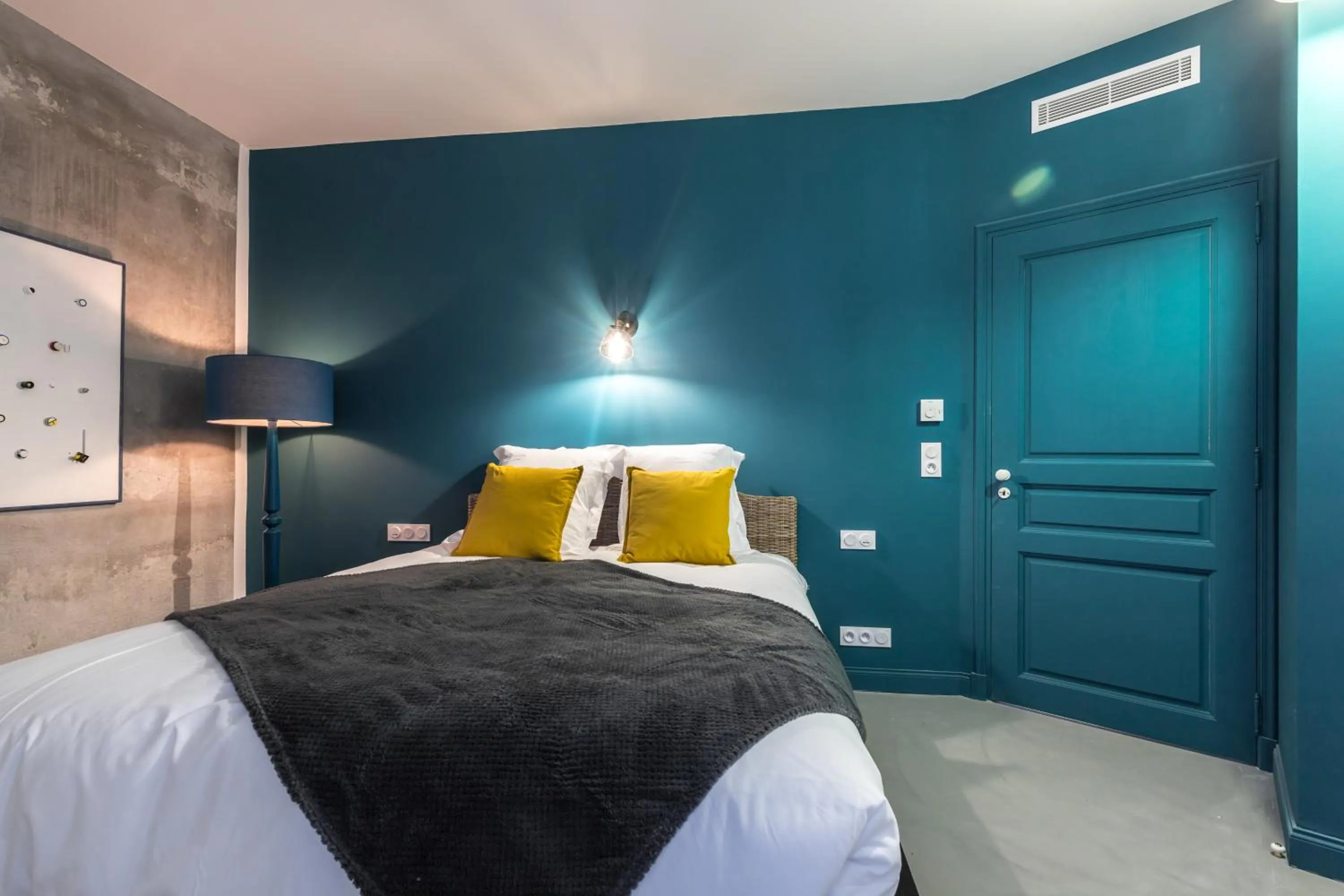 Winter, Bed in L'Abeille - Boutique Apartments