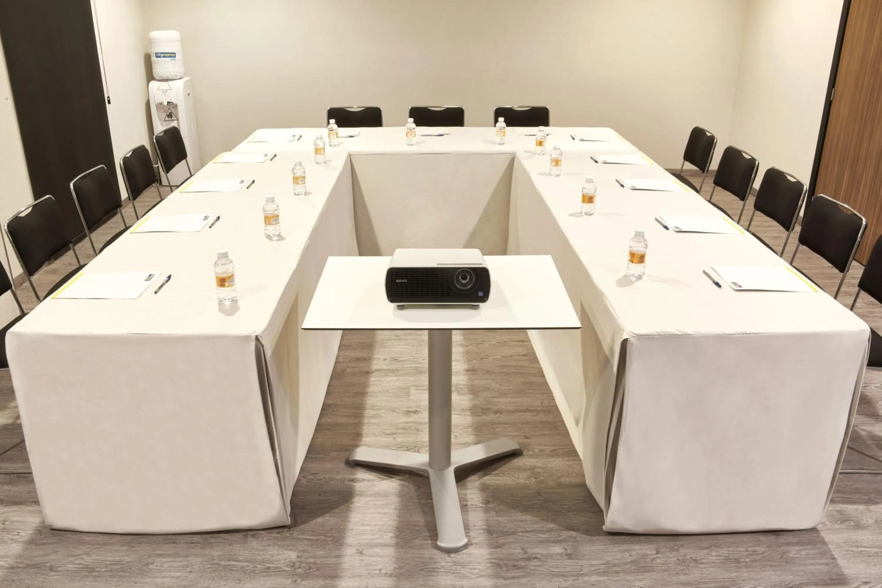 Meeting/conference room in City Express by Marriott Tapachula