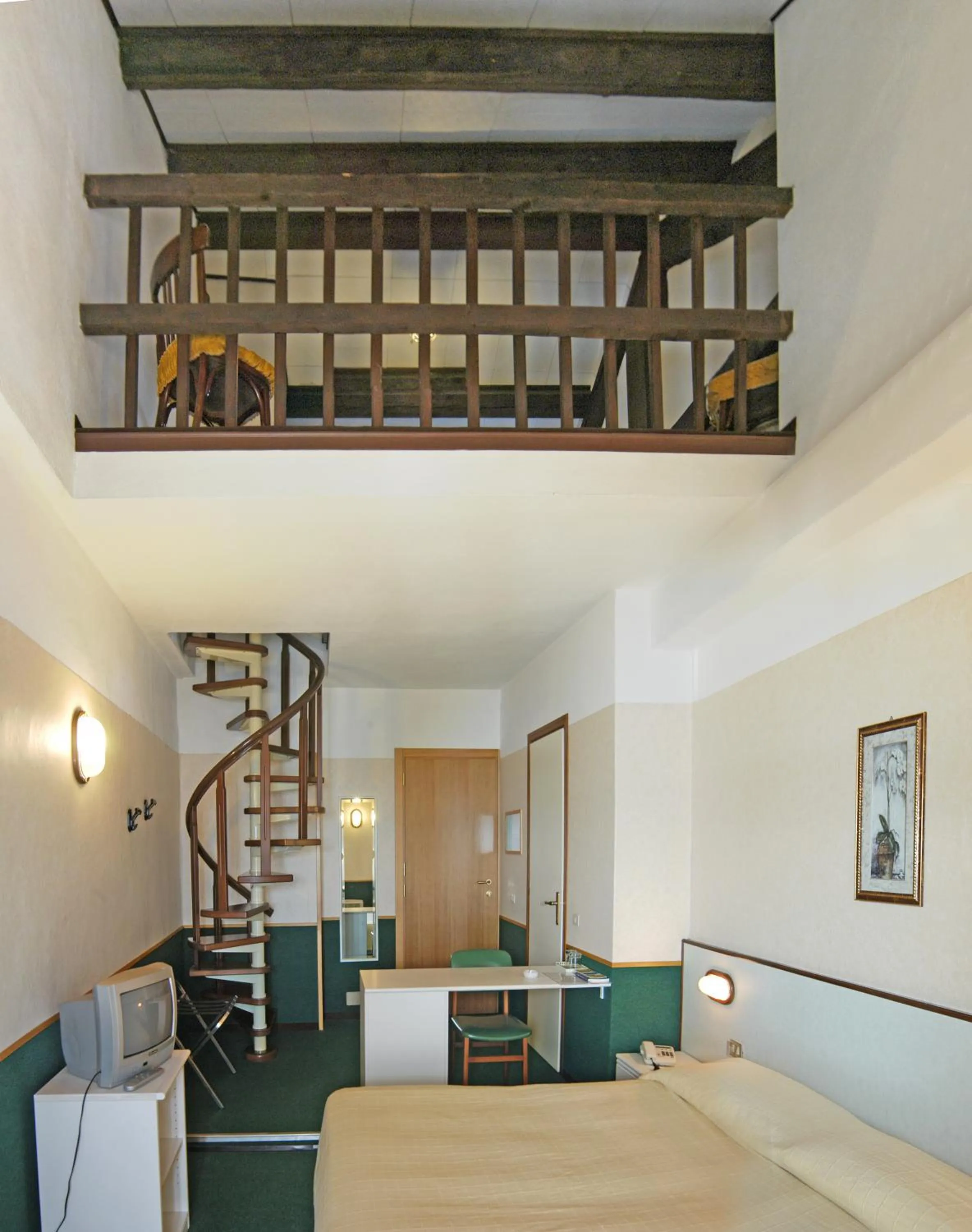 Photo of the whole room in Hotel Eden