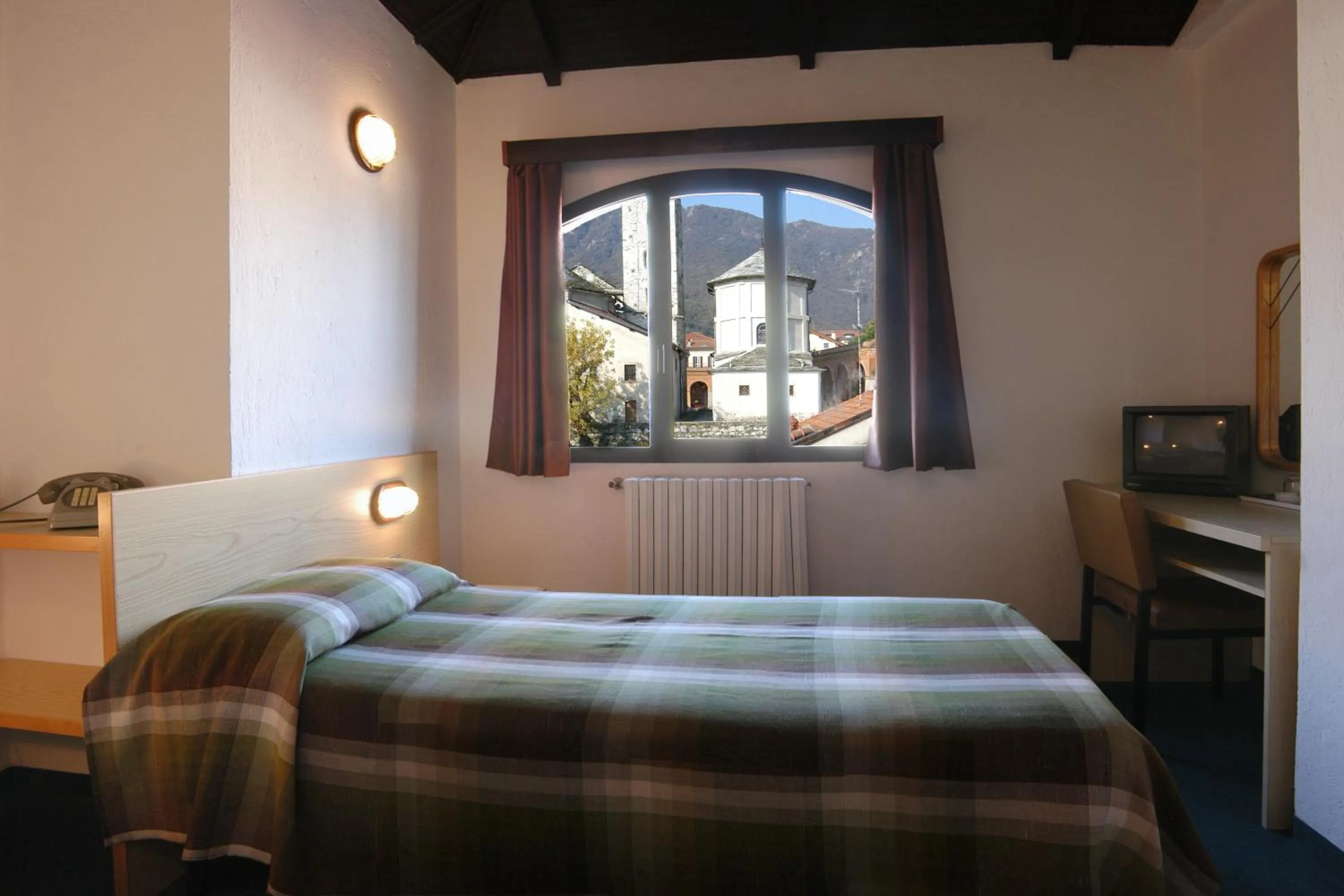 Photo of the whole room, Bed in Hotel Eden