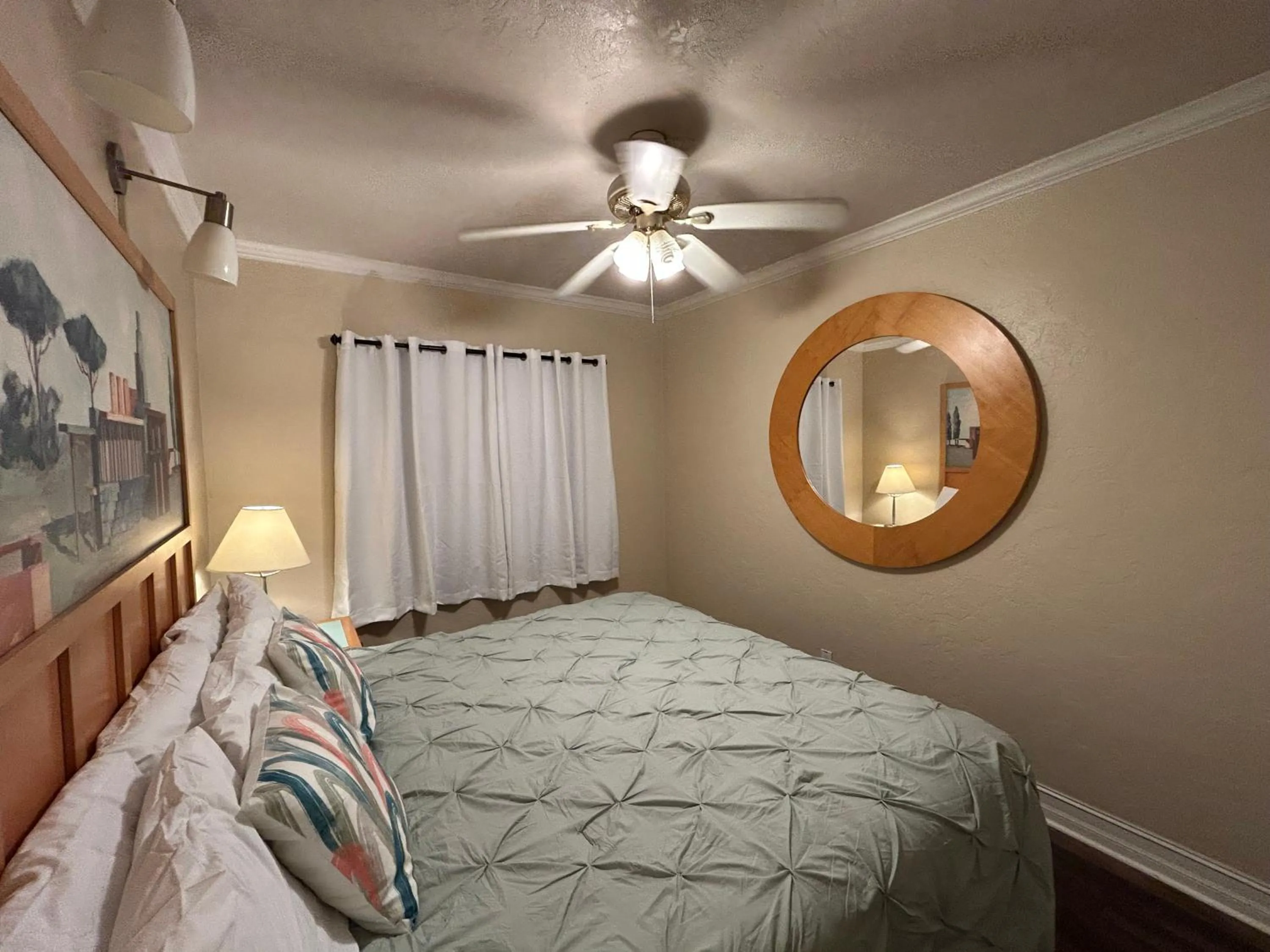 Bed in Sea Vista Motel