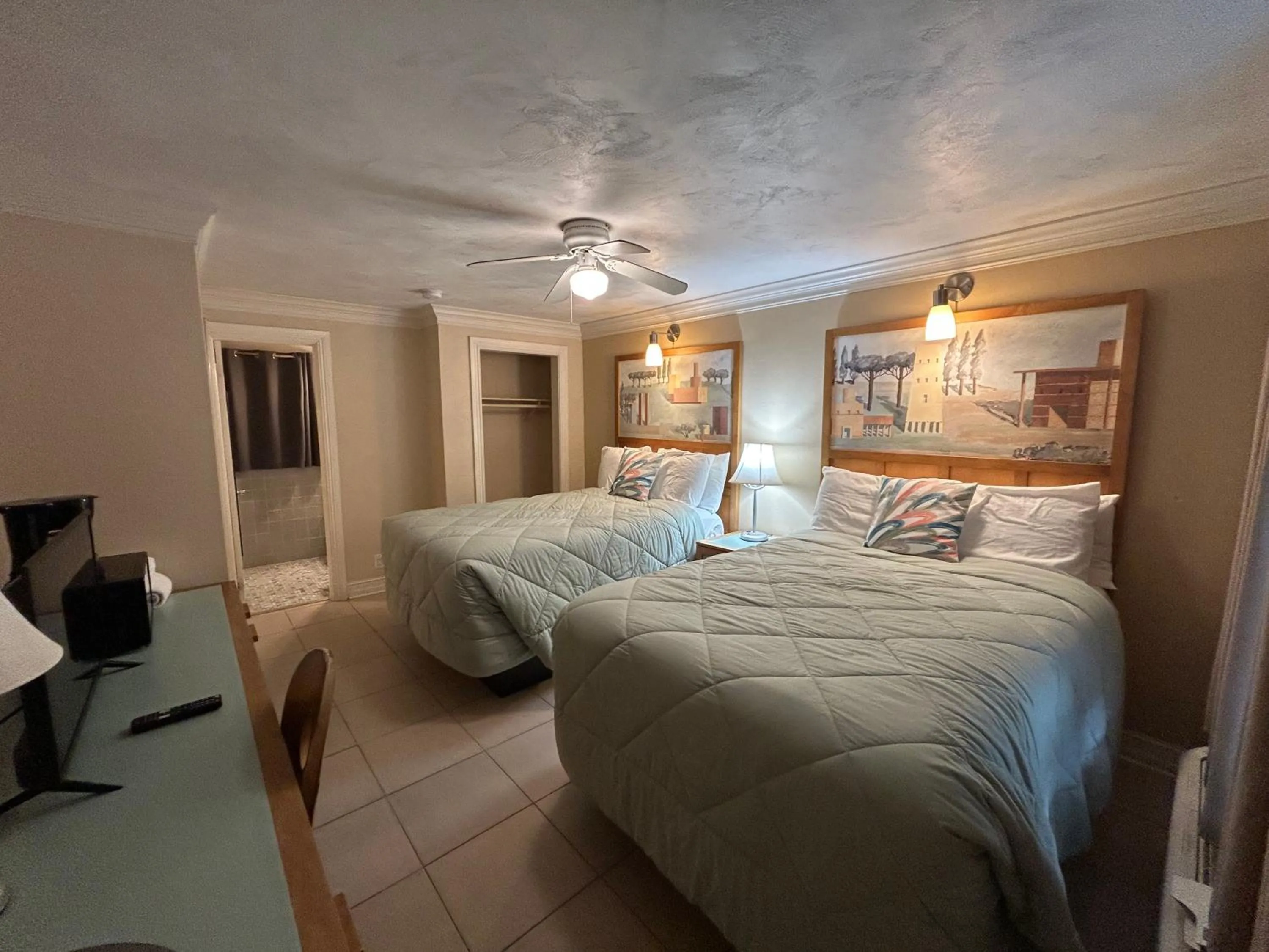 Bed in Sea Vista Motel