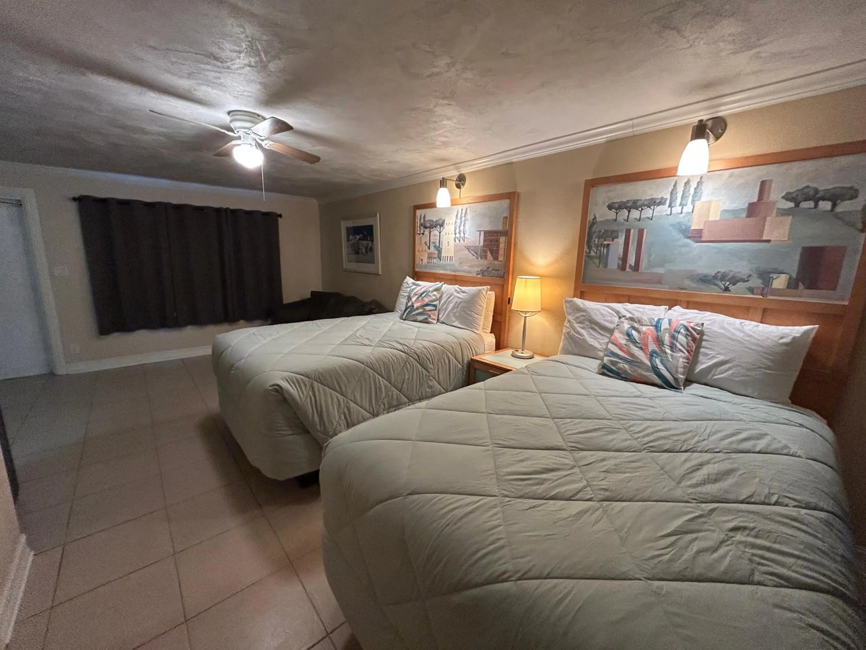 Bed in Sea Vista Motel