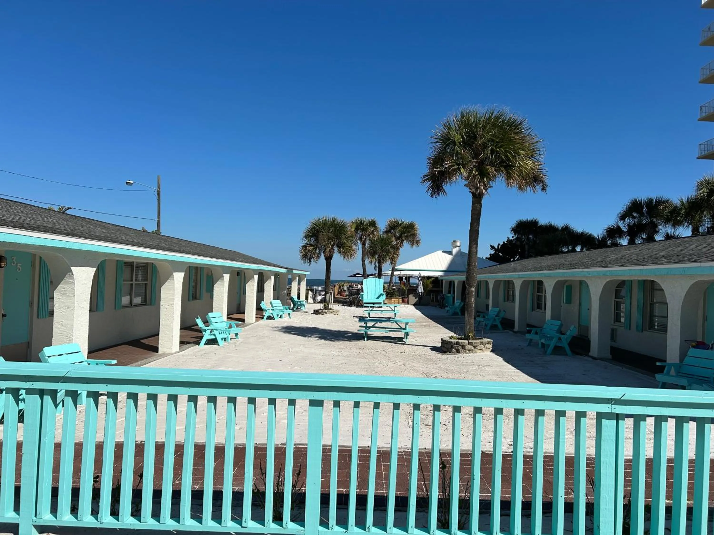 Inner courtyard view in Sea Vista Motel