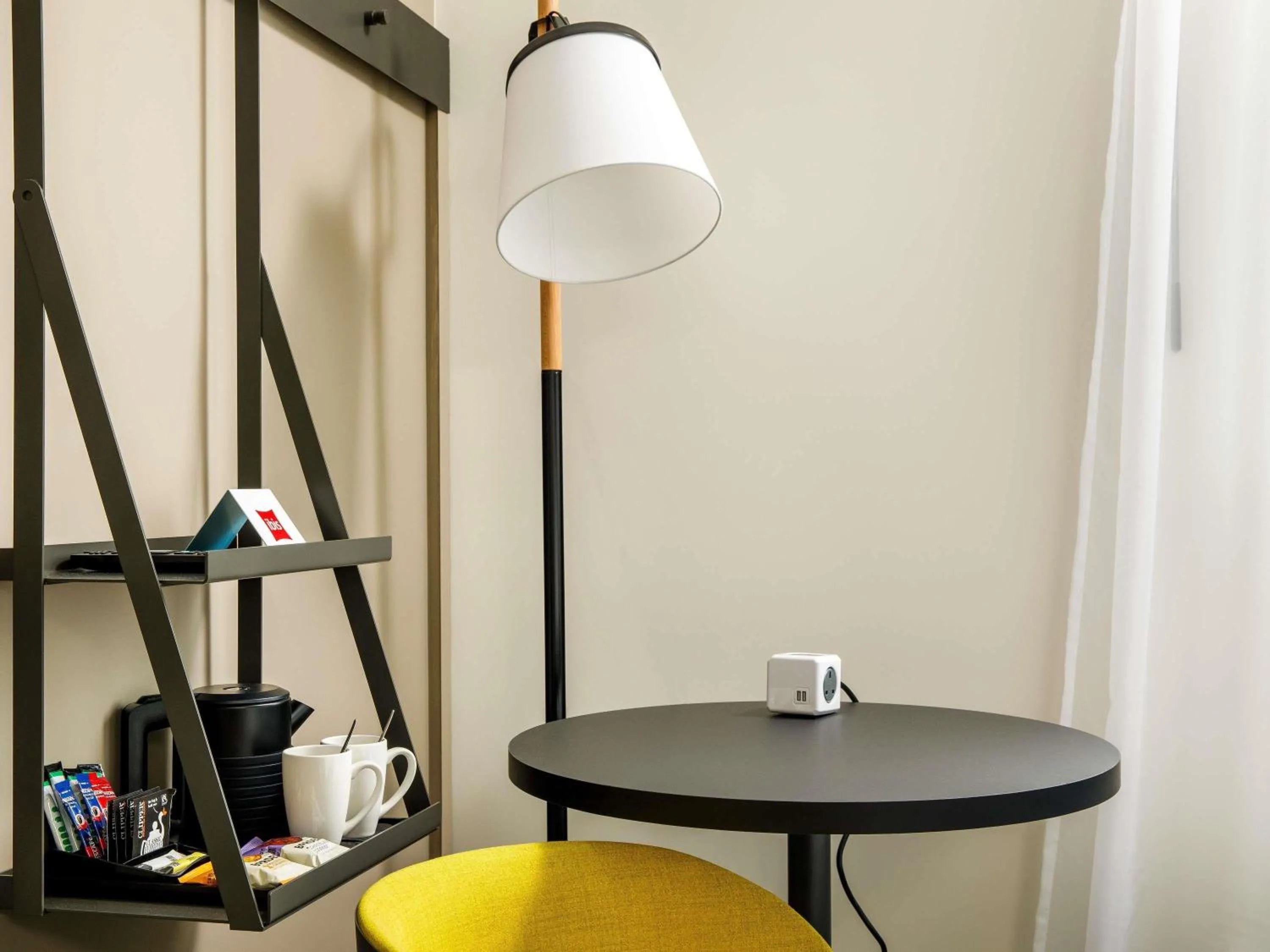 Bedroom in ibis London Greenwich