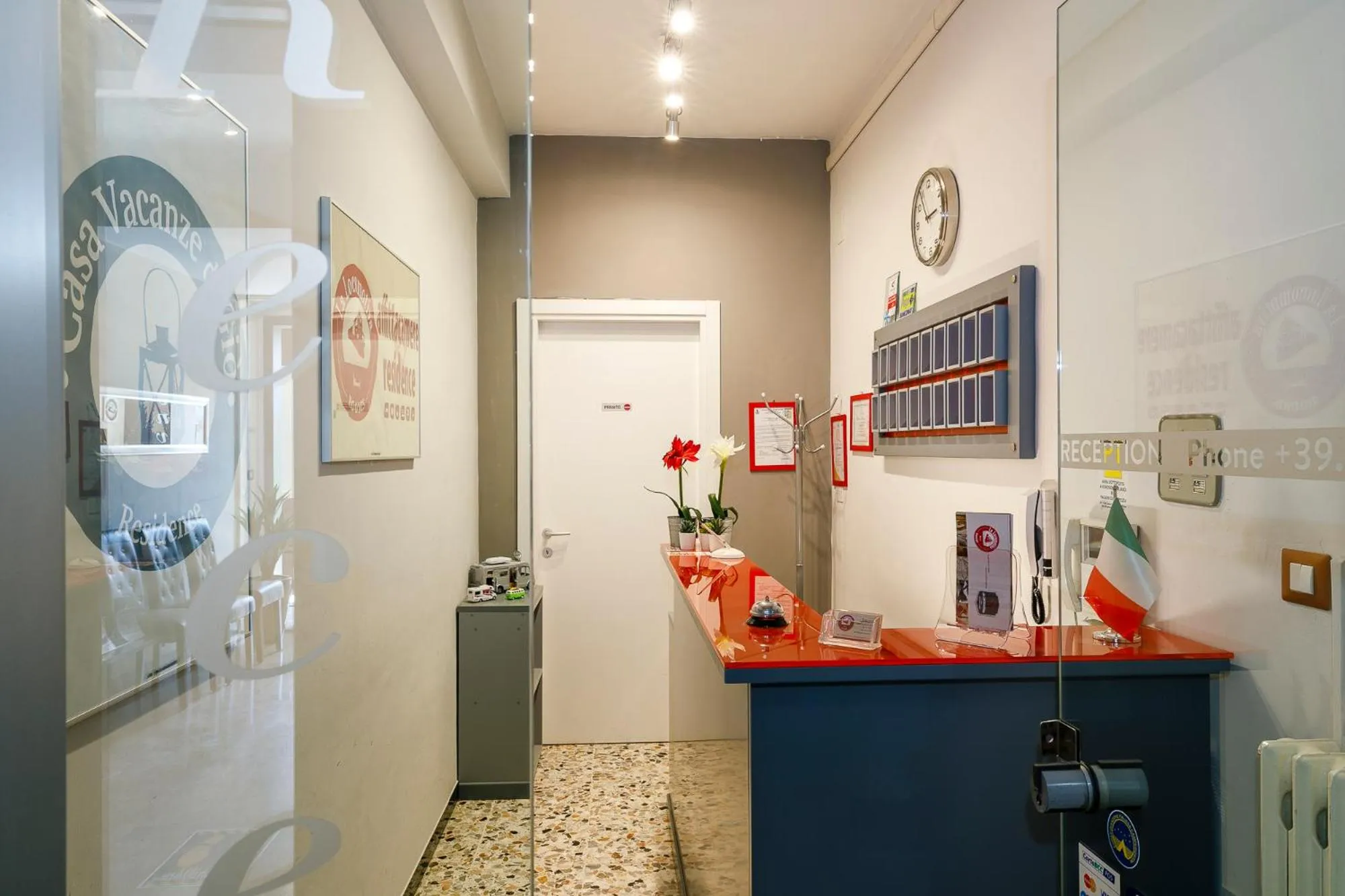 Lobby or reception in La Locomotiva Rooms