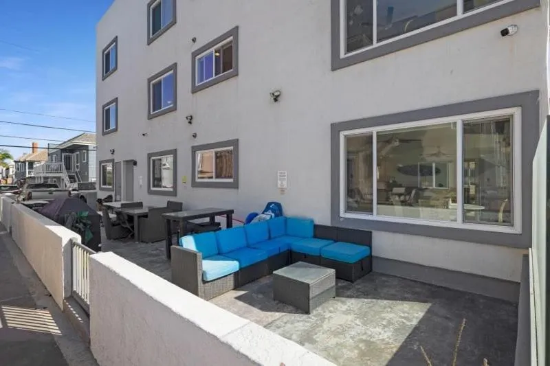 Property building in 120-Oceanfront Penthouse 5