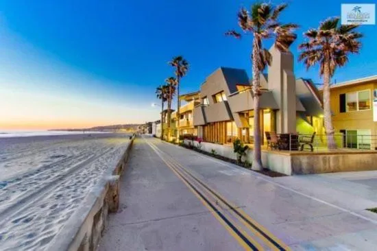 Property building in 120-Oceanfront Penthouse 5