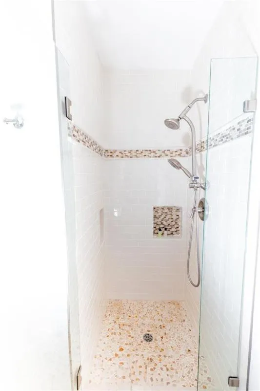 Property building in 120-Oceanfront Penthouse 5