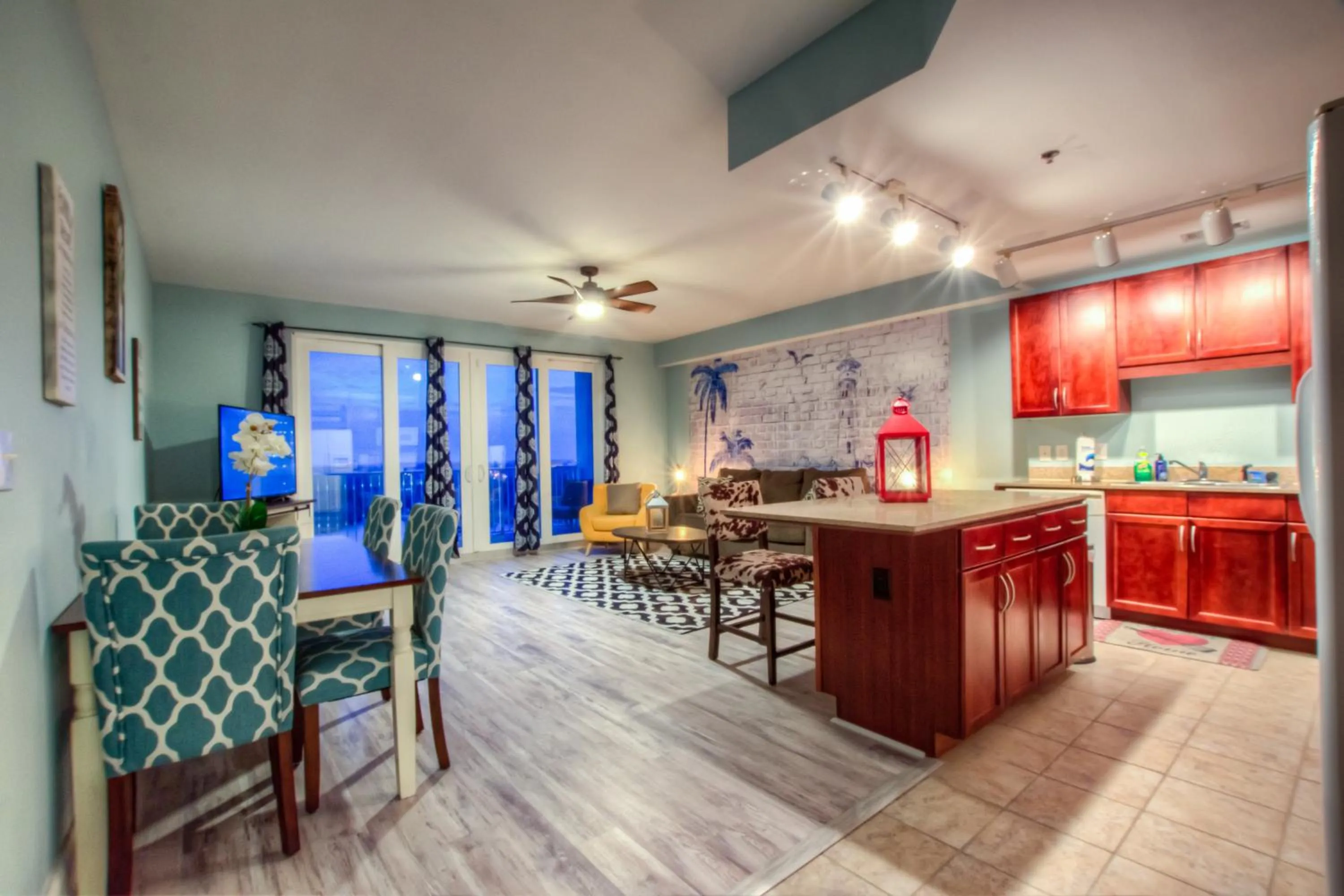 Laketown Wharf 1135 By Aneliya