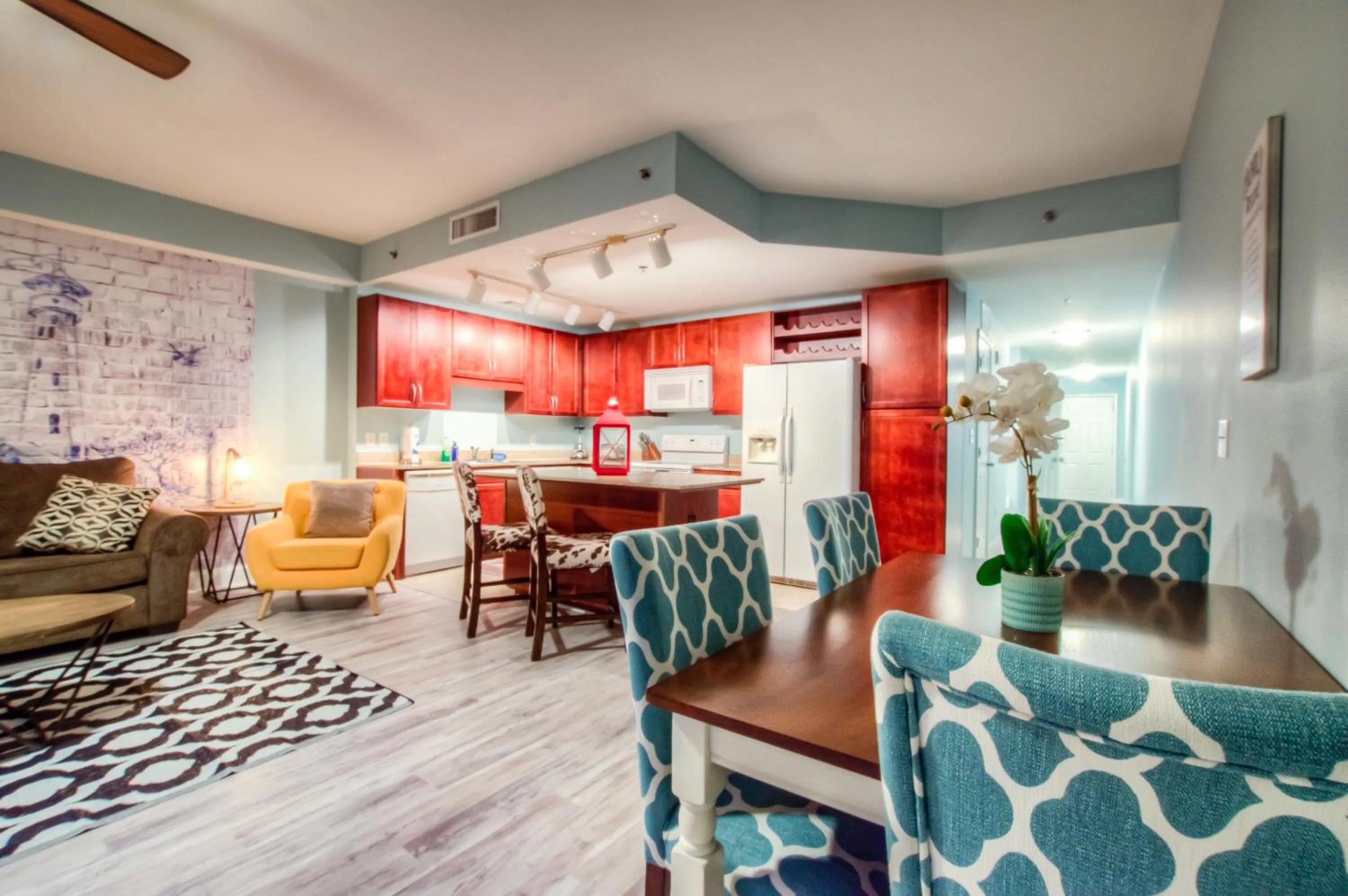 Laketown Wharf 1135 By Aneliya