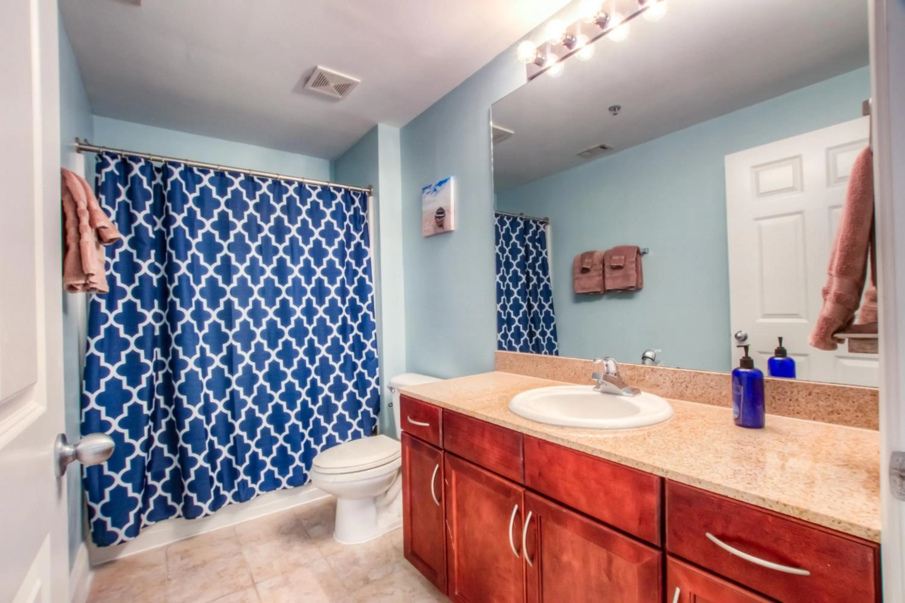 Laketown Wharf 1135 By Aneliya