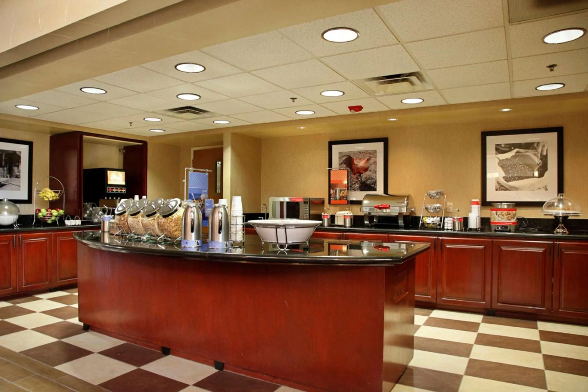 Dining area in Hampton Inn & Suites Phoenix/Scottsdale