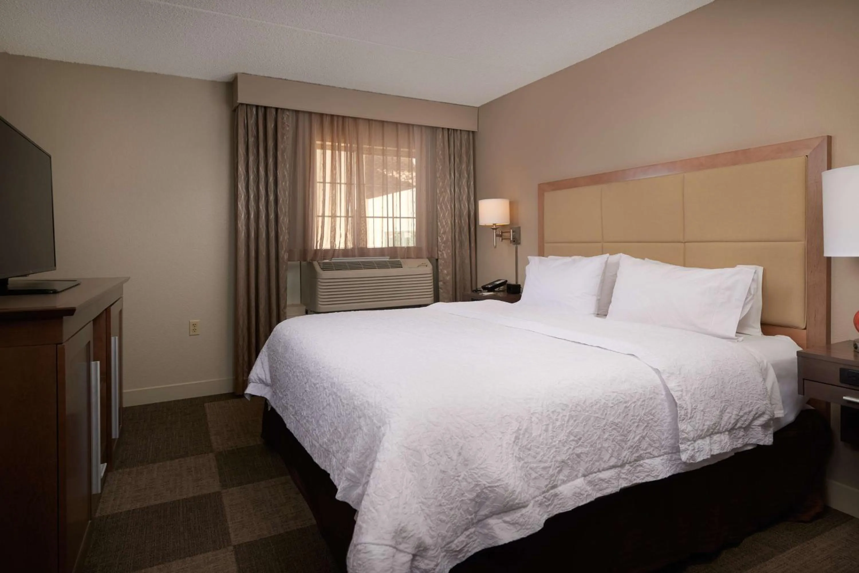 Bedroom, Bed in Hampton Inn & Suites Phoenix/Scottsdale