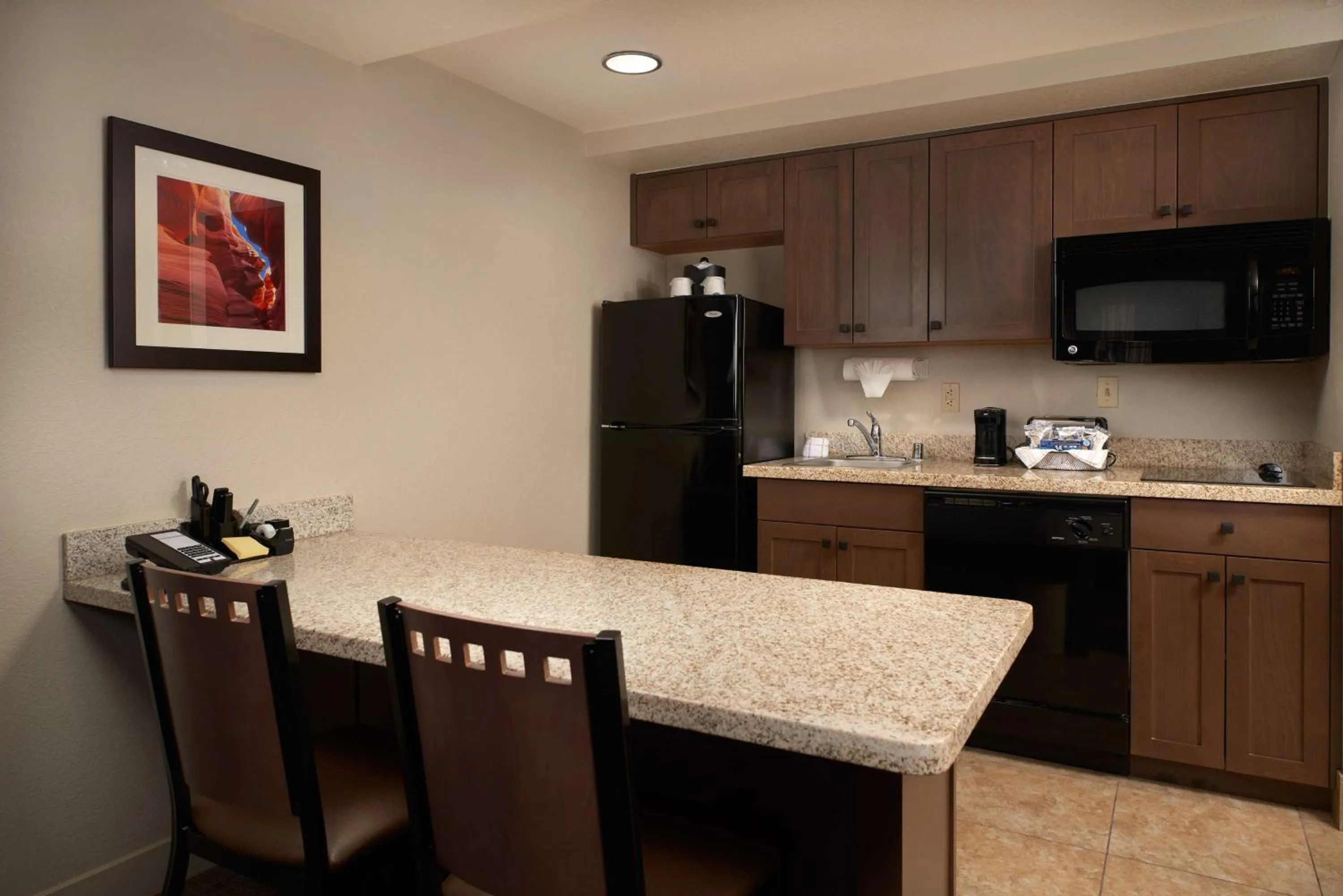 Kitchen or kitchenette in Hampton Inn & Suites Phoenix/Scottsdale