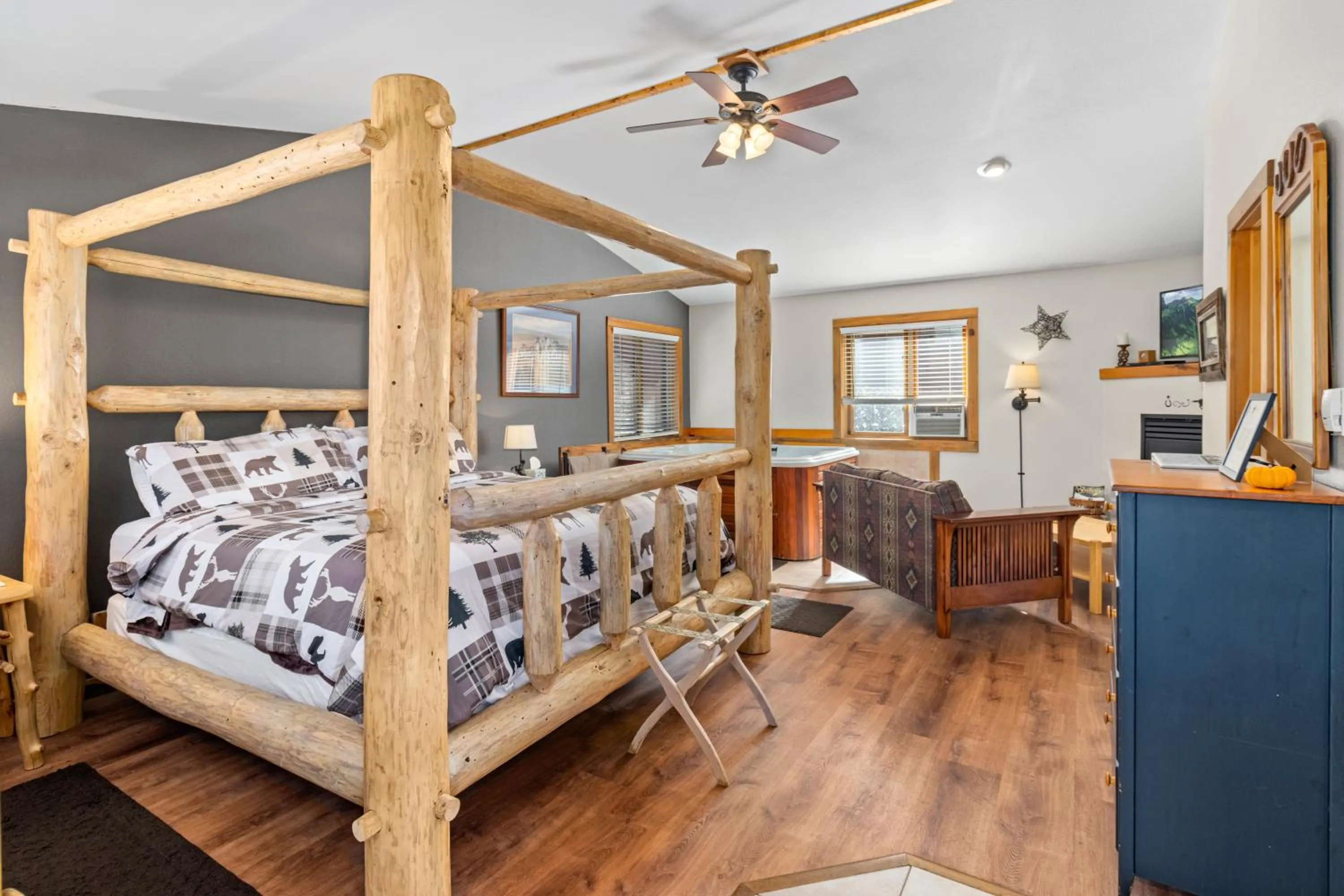 Bed in Mountain Shadows Resort