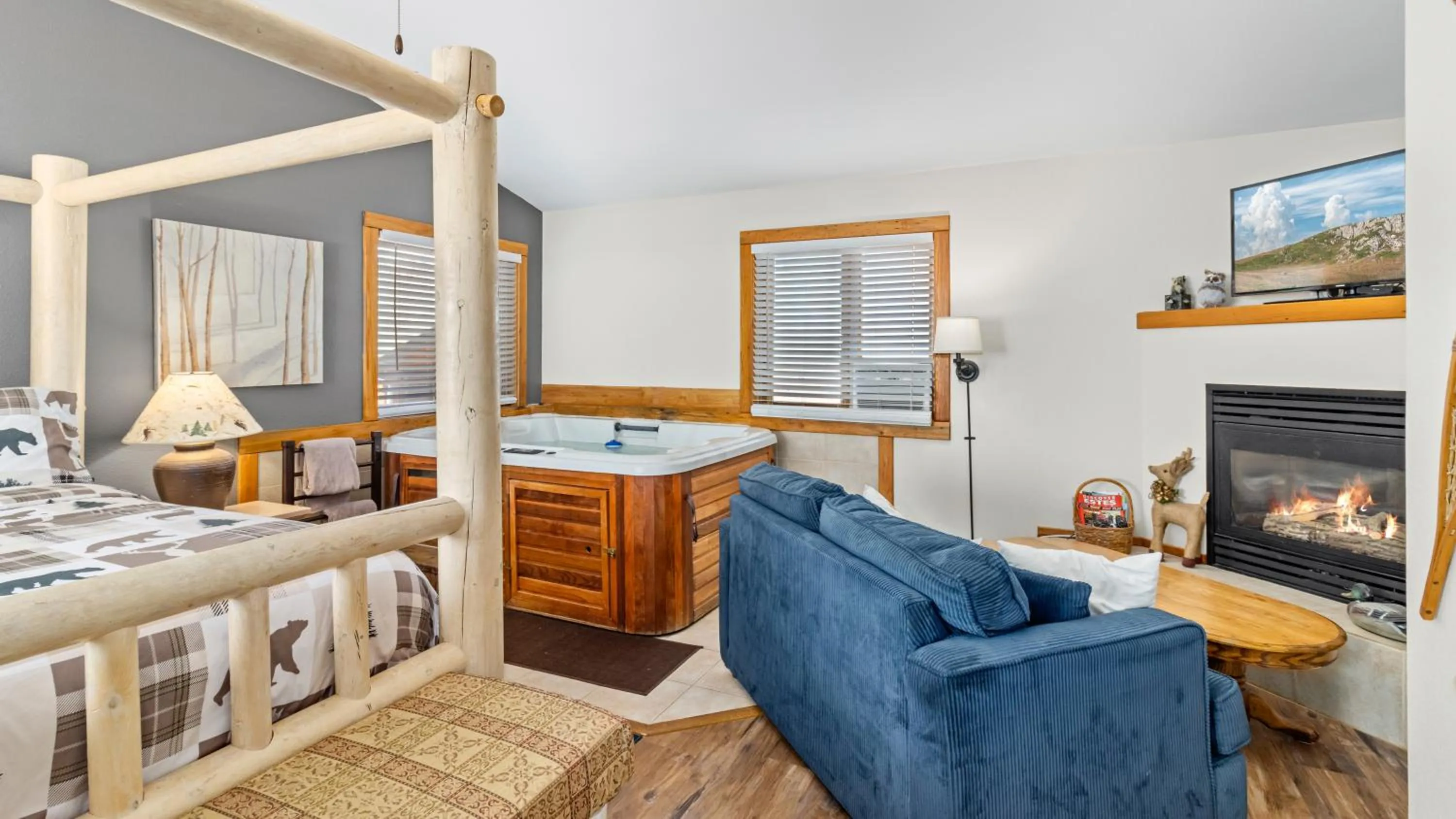 Bed in Mountain Shadows Resort